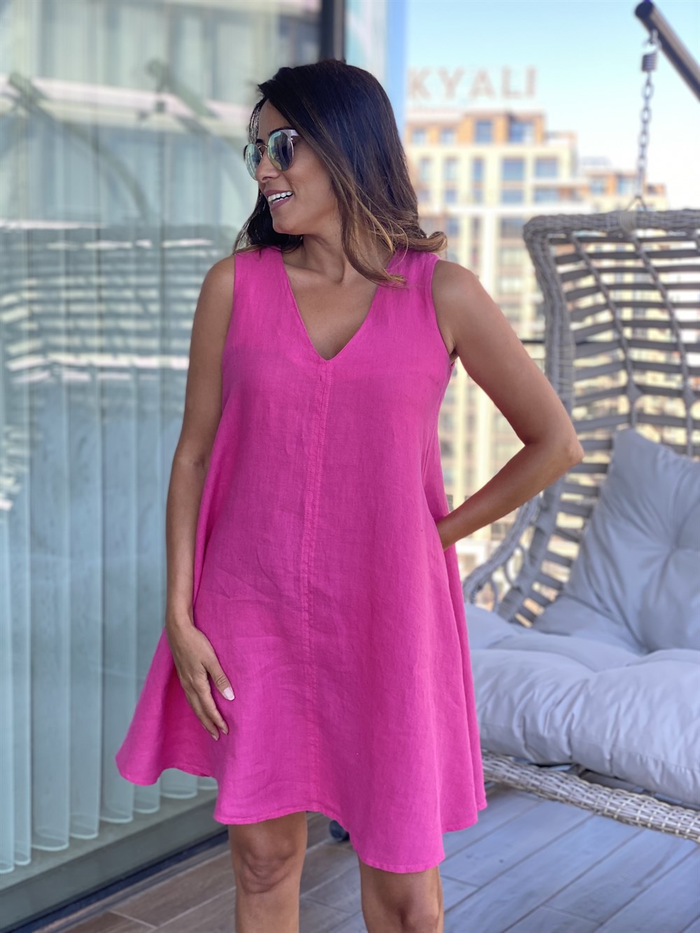 Pembe V Yaka Ham Keten Cepli Kadın Elbise