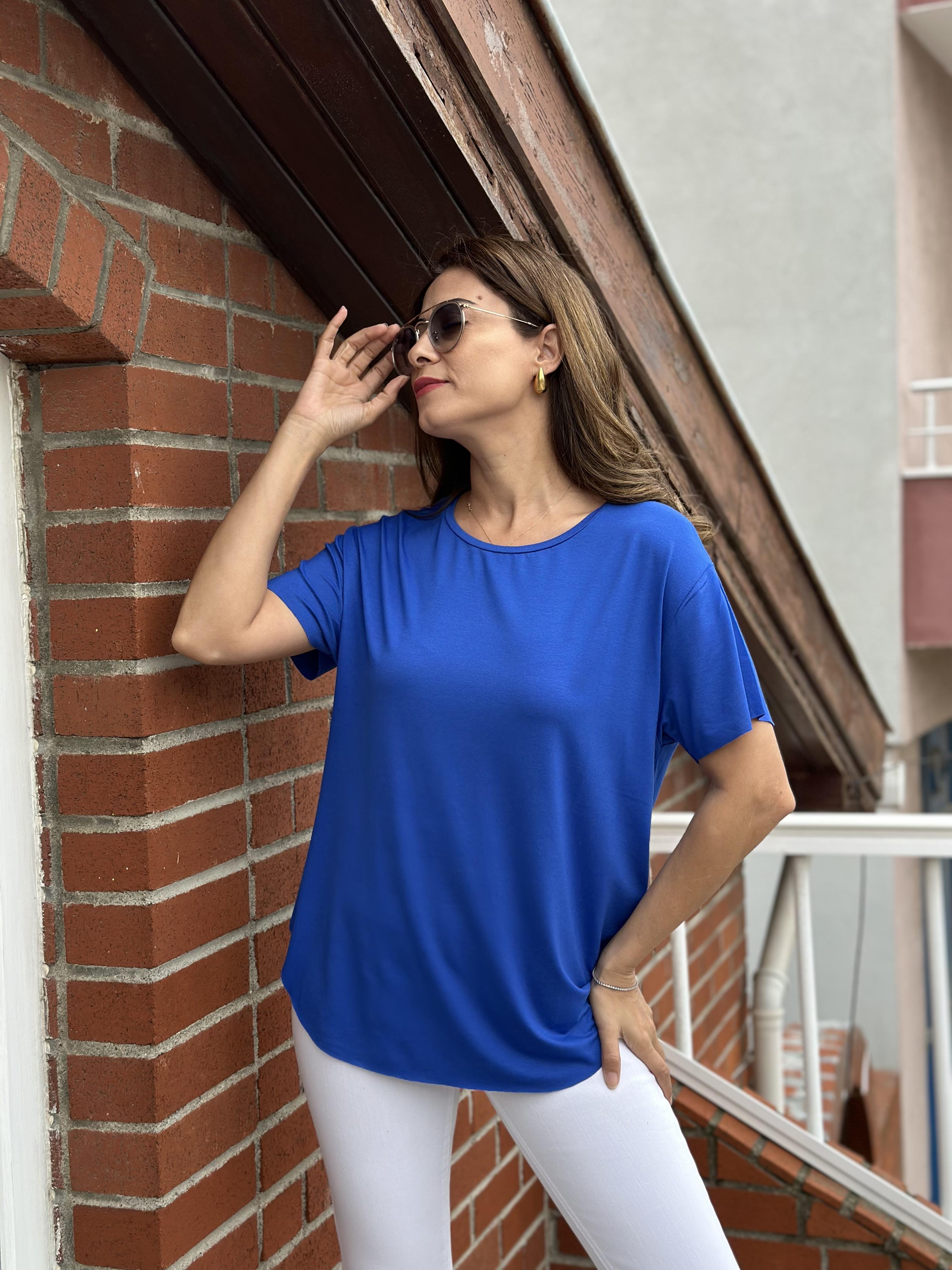 Saks Bisiklet Yaka  Kolu Ve Eteği Lazer Kesim Kadın T-Shirt
