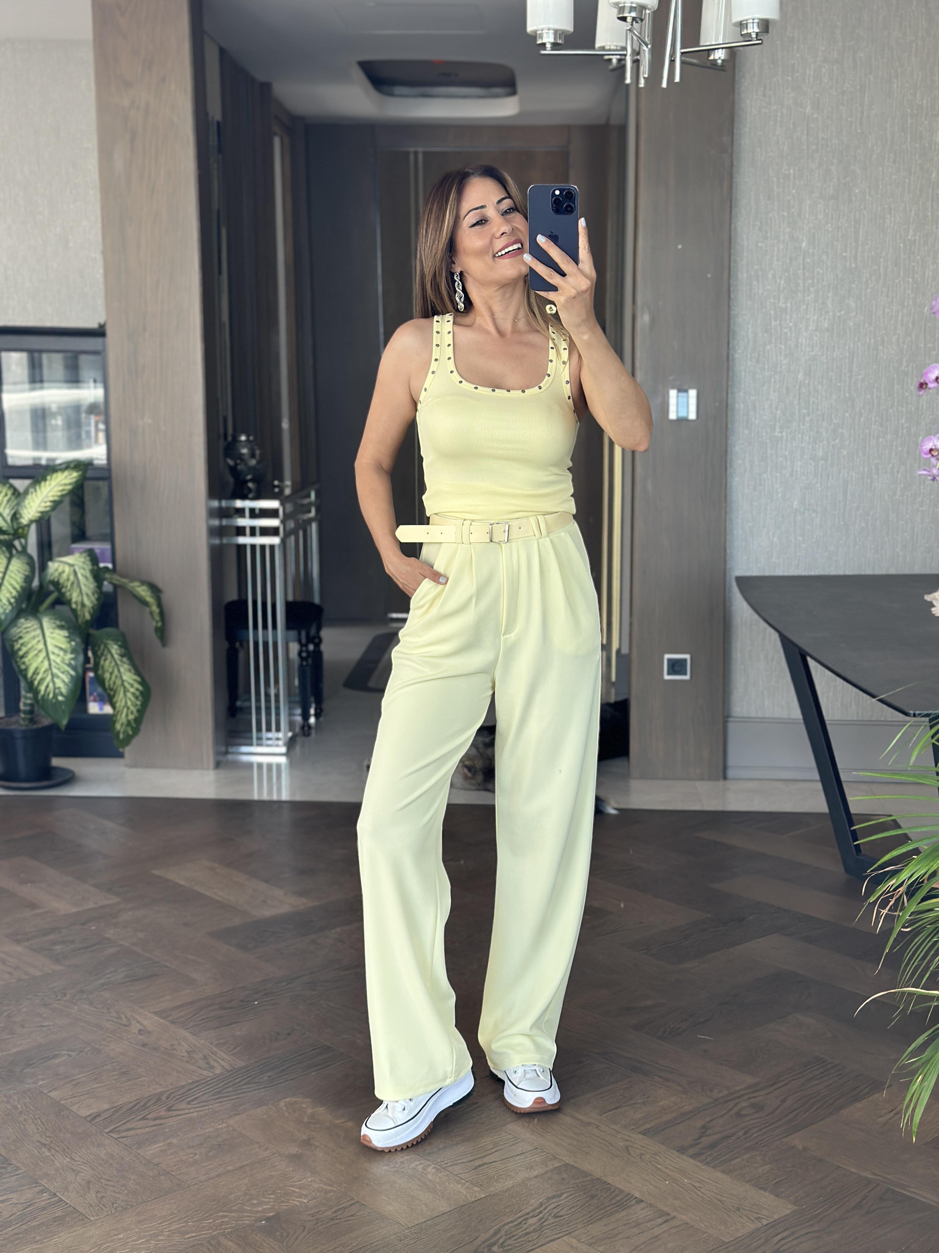Sarı Çift Pileli Kemerli Likralı Krep Kadın Pantolon