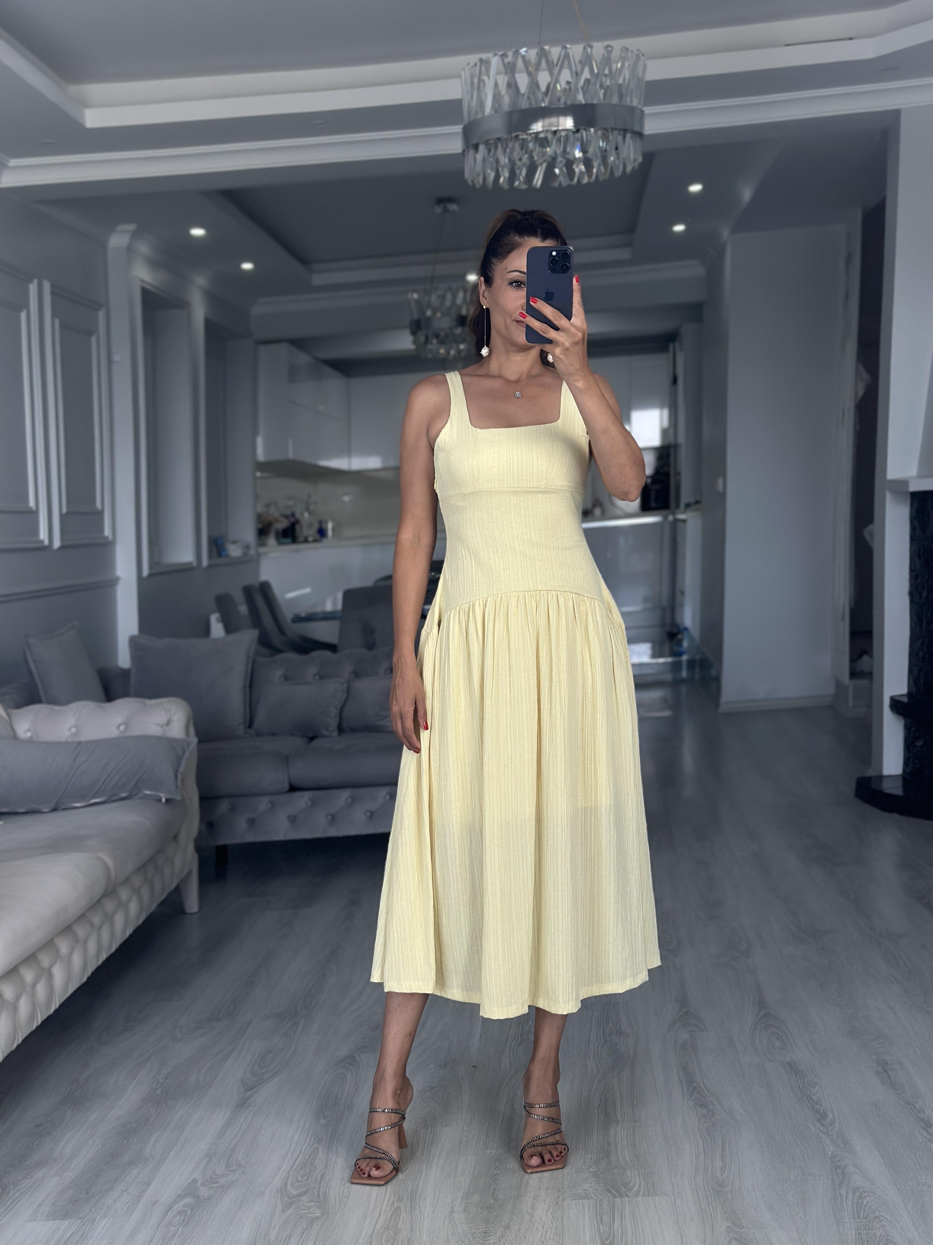 Sarı Sırt Dekolteli Kalın Askılı Midi Boy Kadın Elbise 