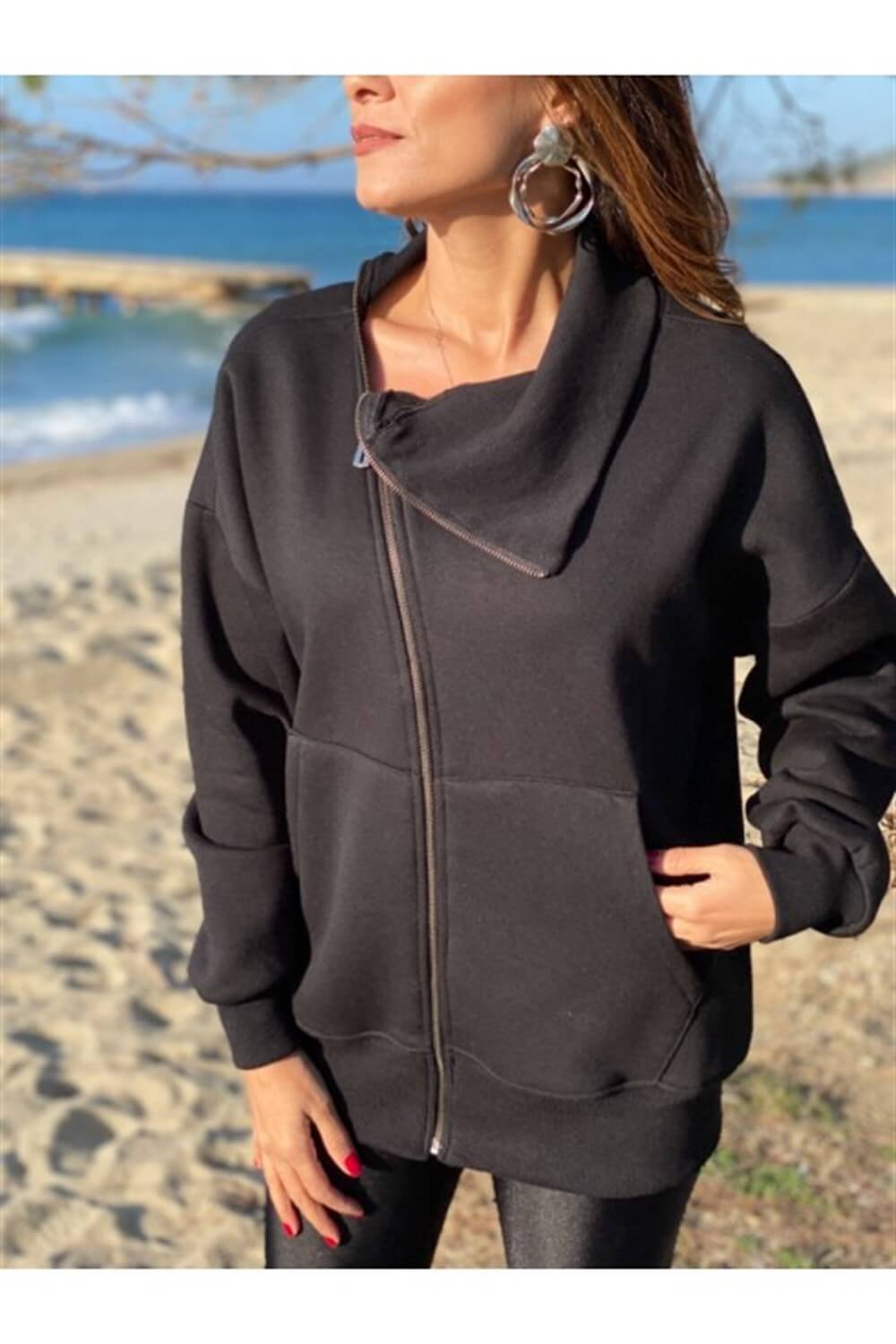 Siyah Asimetrik Yaka Fermuarlı Sweatshirt