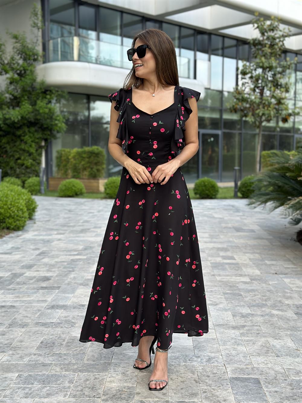Siyah Askıları Fırfırlı Kiraz Desenli Önü Düğme Detay Kadın Elbise