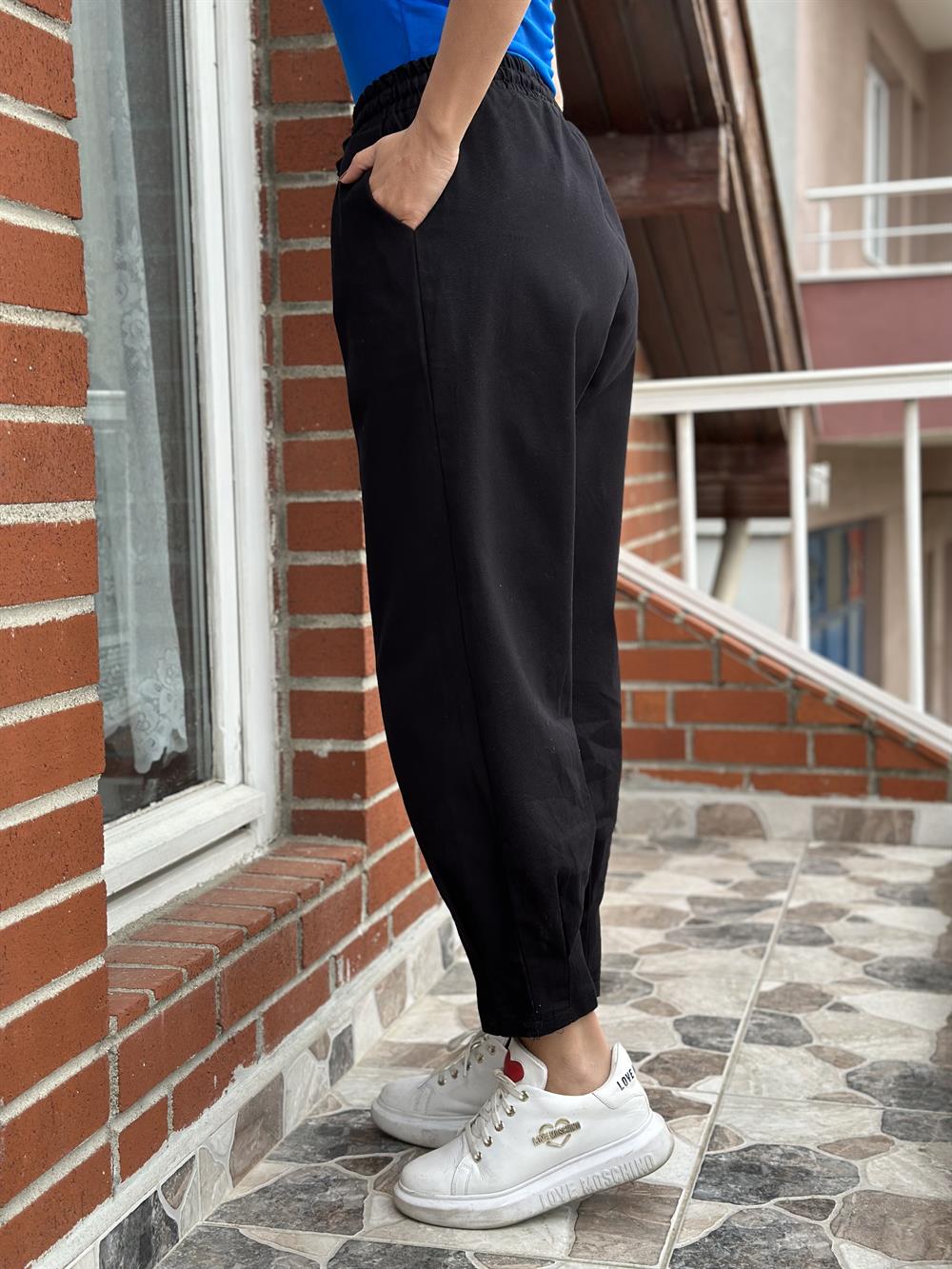 Siyah Bel Lastikli Paça Pensli Gabardin Kadın Pantolon