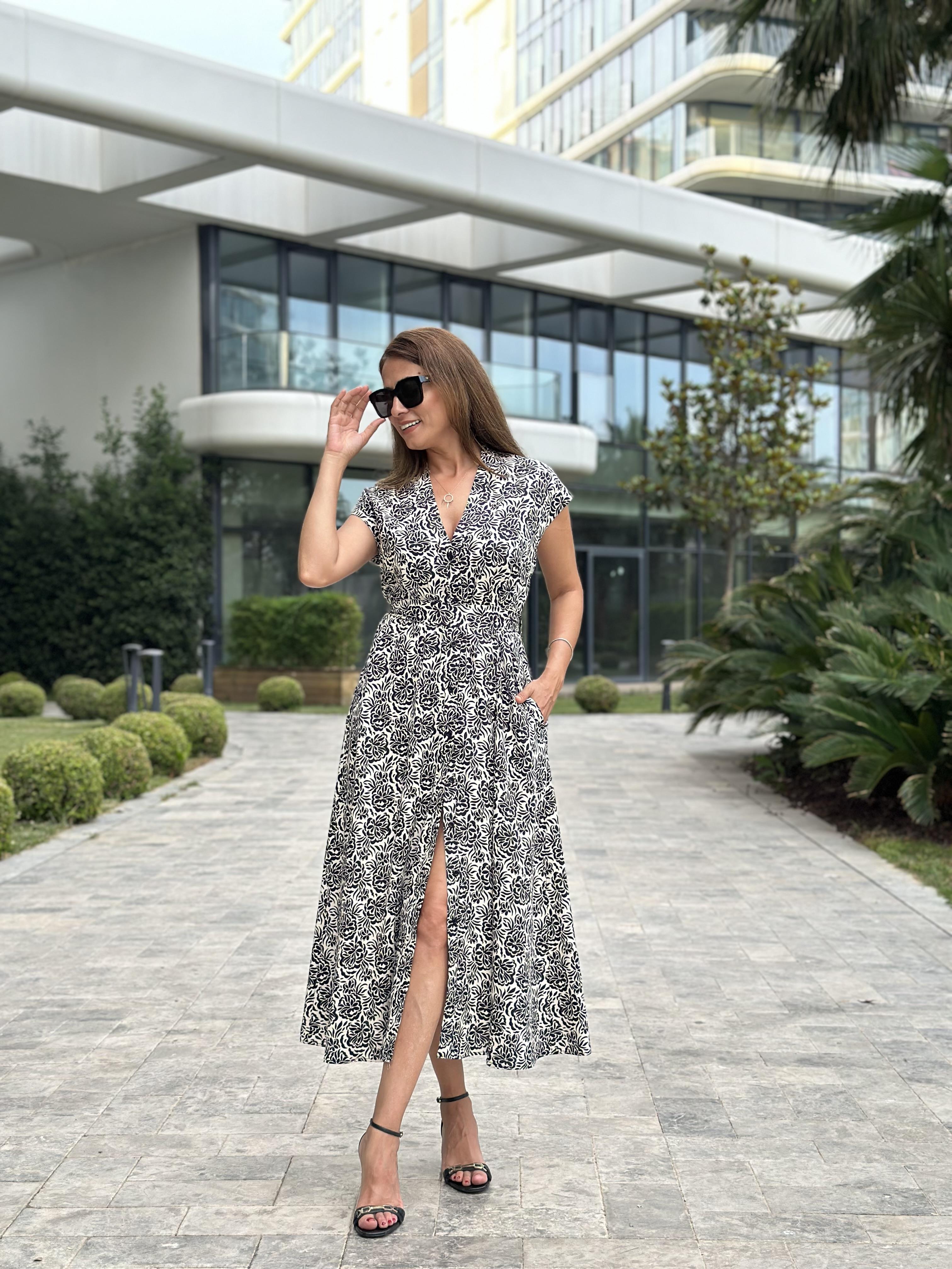 Siyah Beyaz Desenli Orjinal Marka V Yaka Düğmeli Cepli Kadın Elbise 