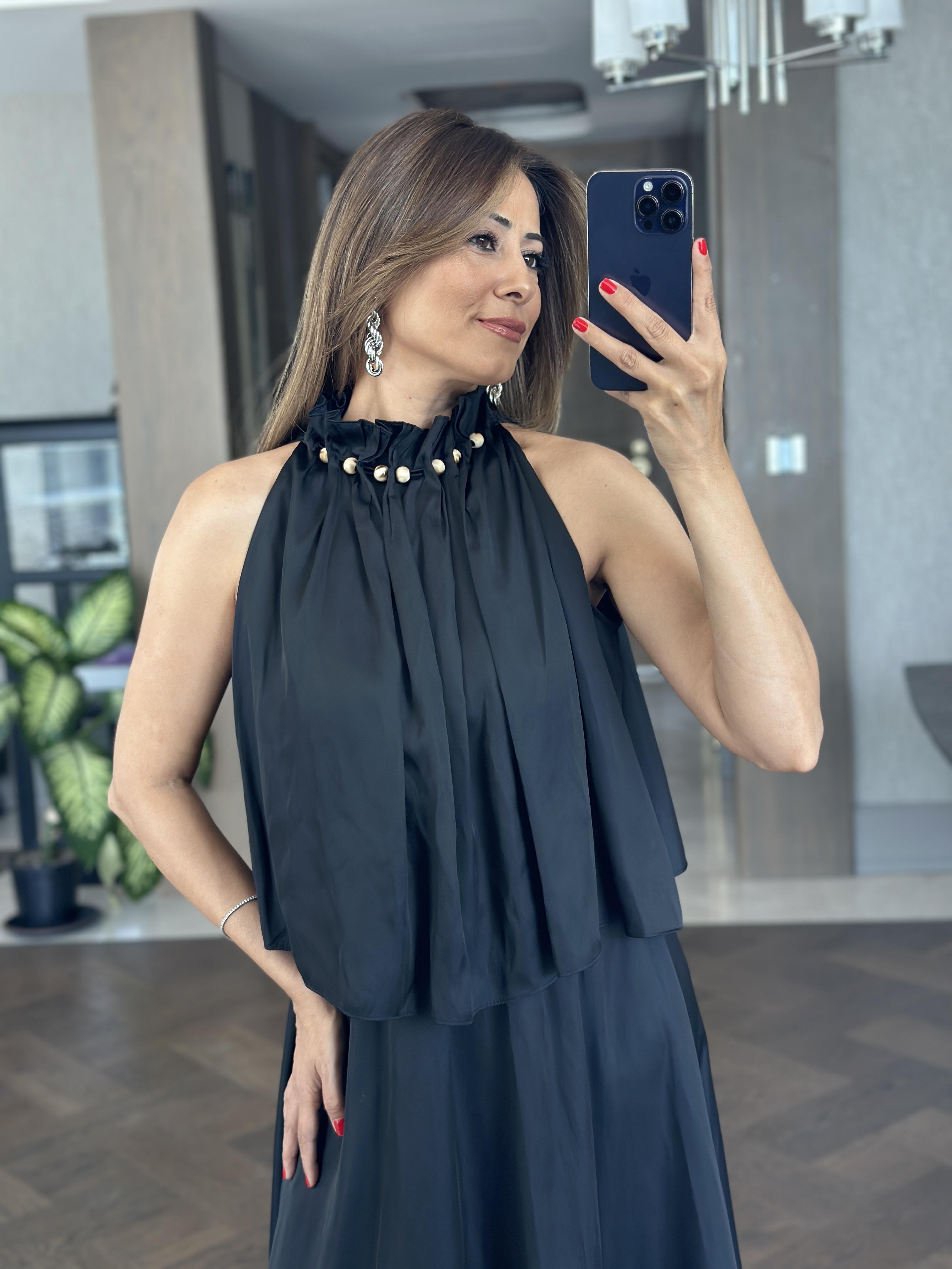 Siyah Boğazı Boncuklu Crush İpek Saten Maksi Boy Kadın Elbise 