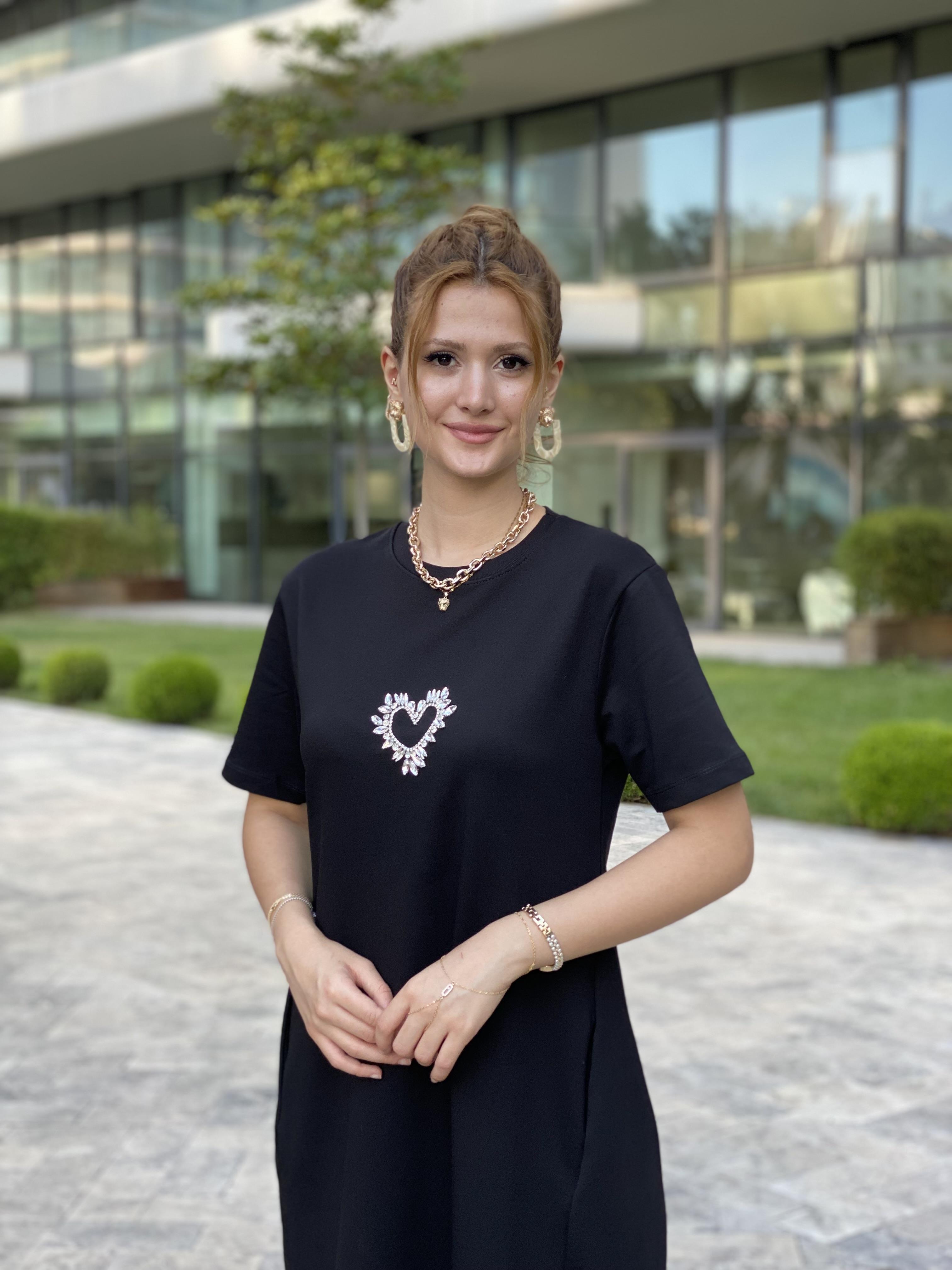 Siyah Cepli Taş Kalpli Basic Midi Boy Kadın Elbise