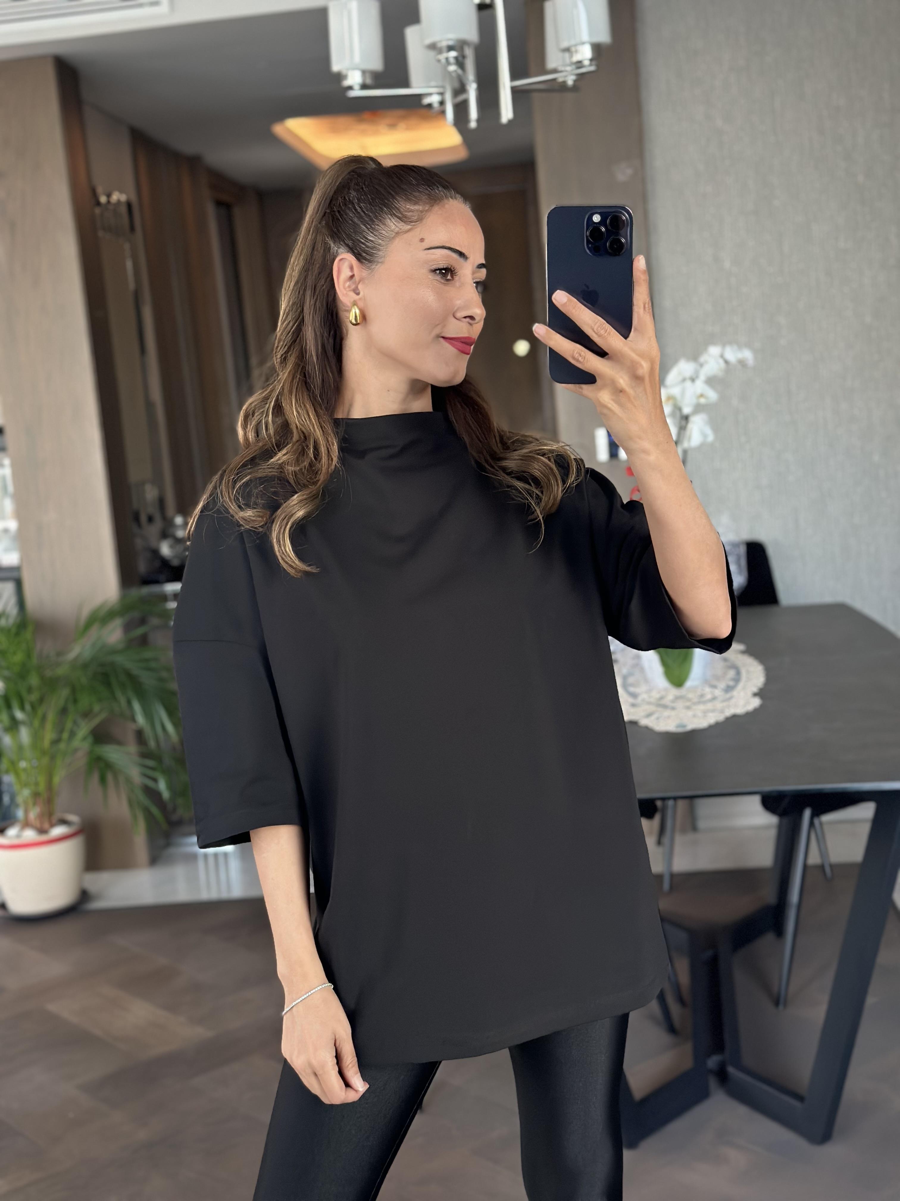 Siyah Dik Yaka Truvakar Kol Oversize Basic Kadın T-Shirt