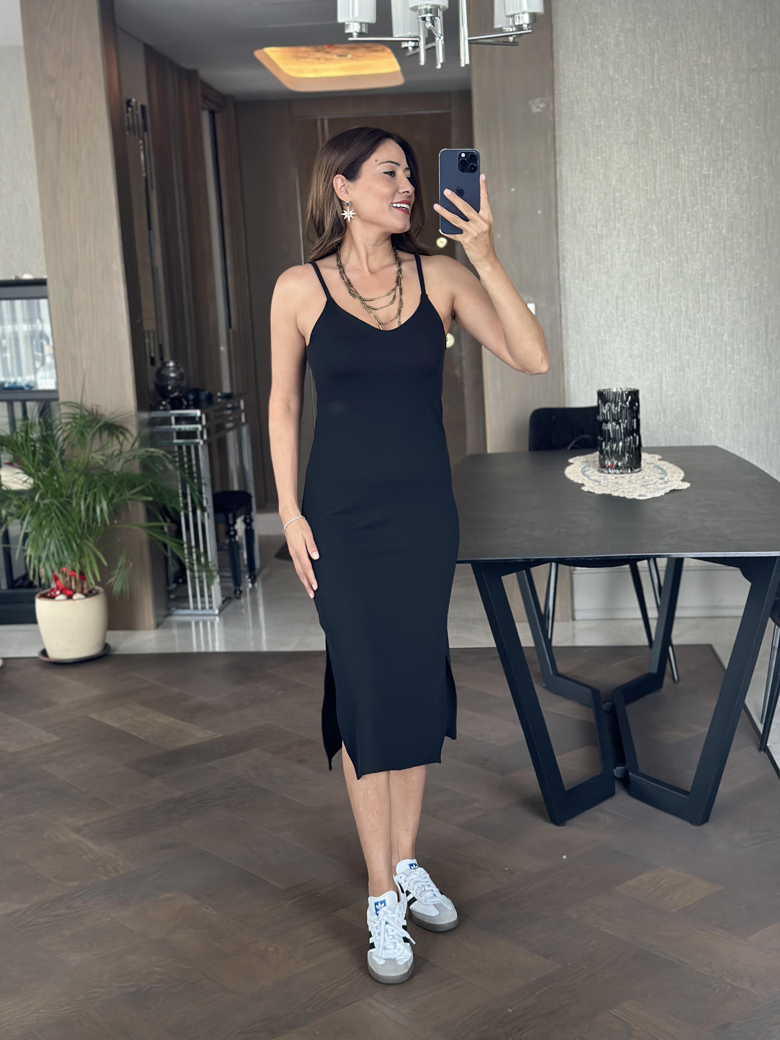 Siyah İp Askılı  İki Yanı Yırtmaçlı Kaşkorse Kadın Elbise 