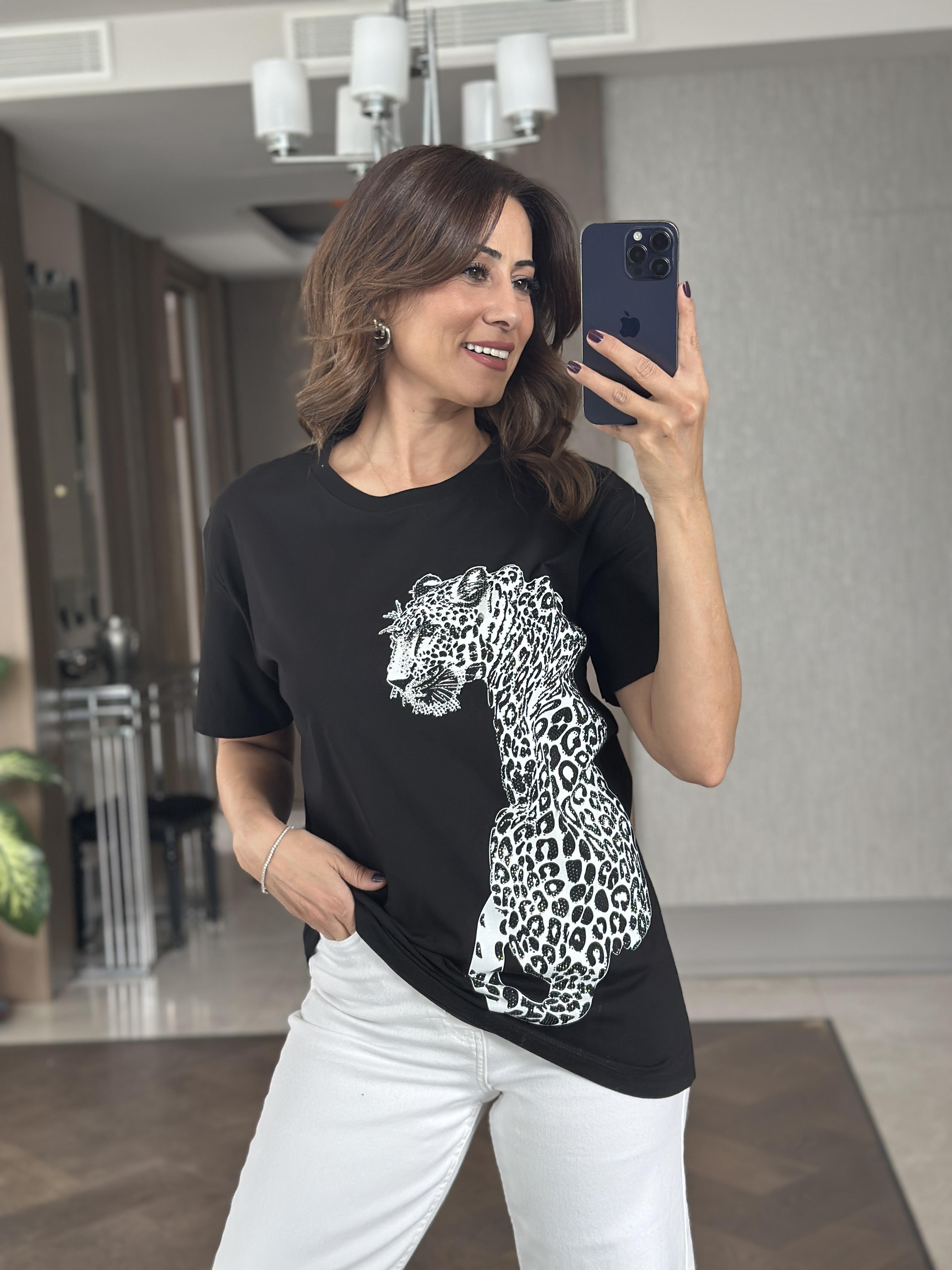 Siyah Kaplan Taş Baskılı Bisiklet Yaka Kadın T-Shirt