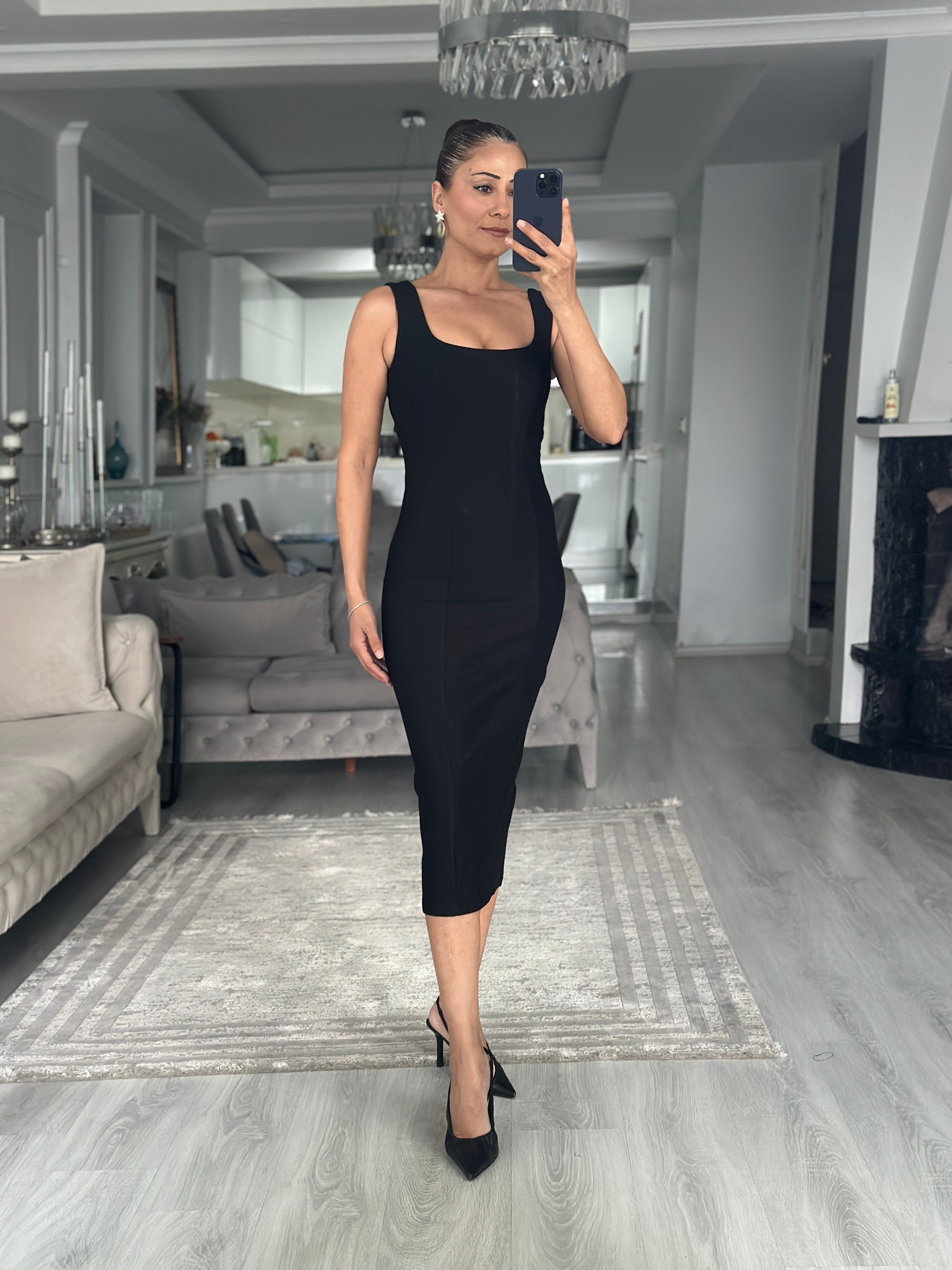 Siyah Kare Yaka Kalın Askılı Midi Boy Kadın Kalem Elbise 