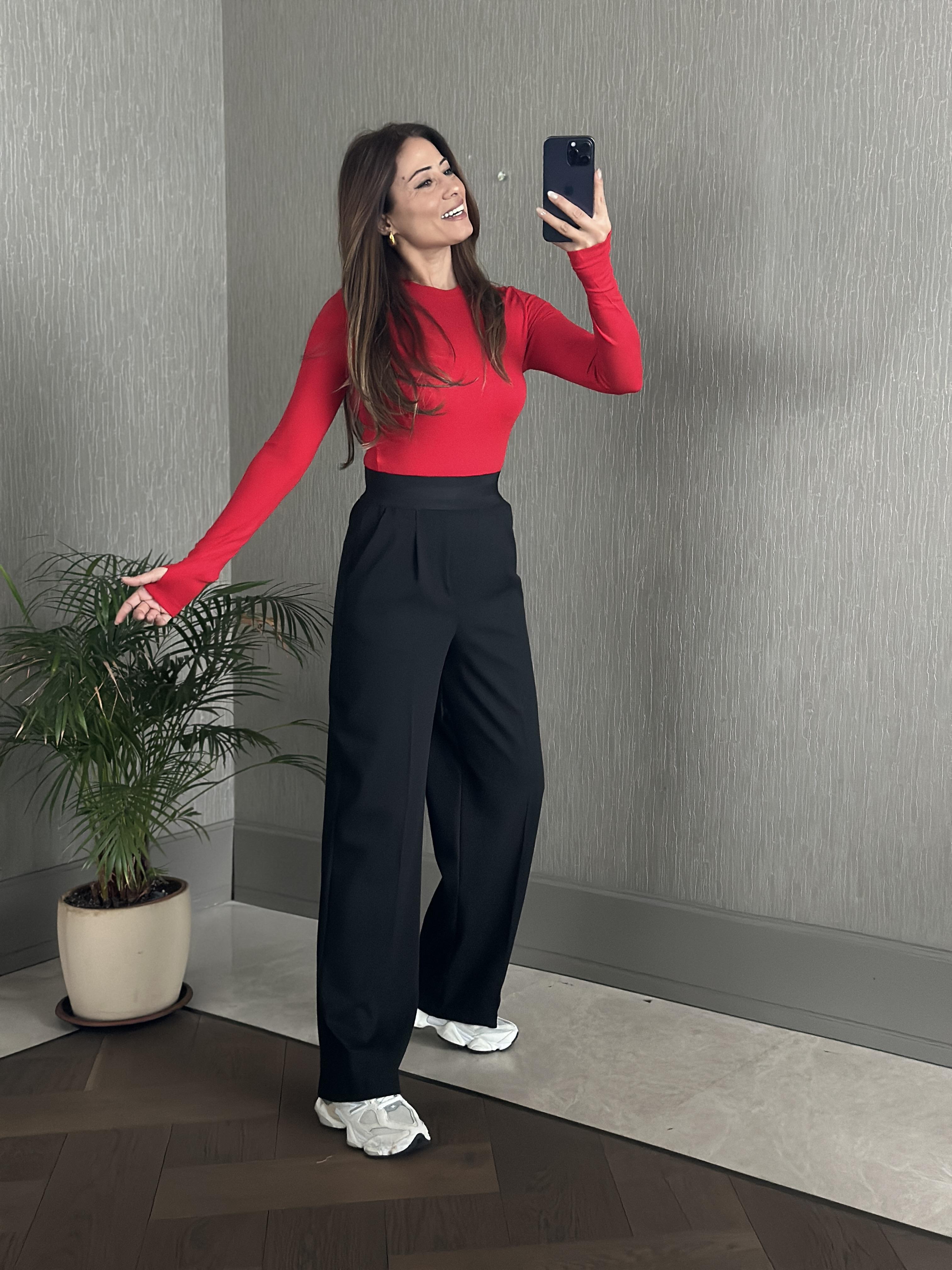 Siyah Kemeri Geniş Lastikli Cepli Palazzo Kadın Kumaş Pantolon