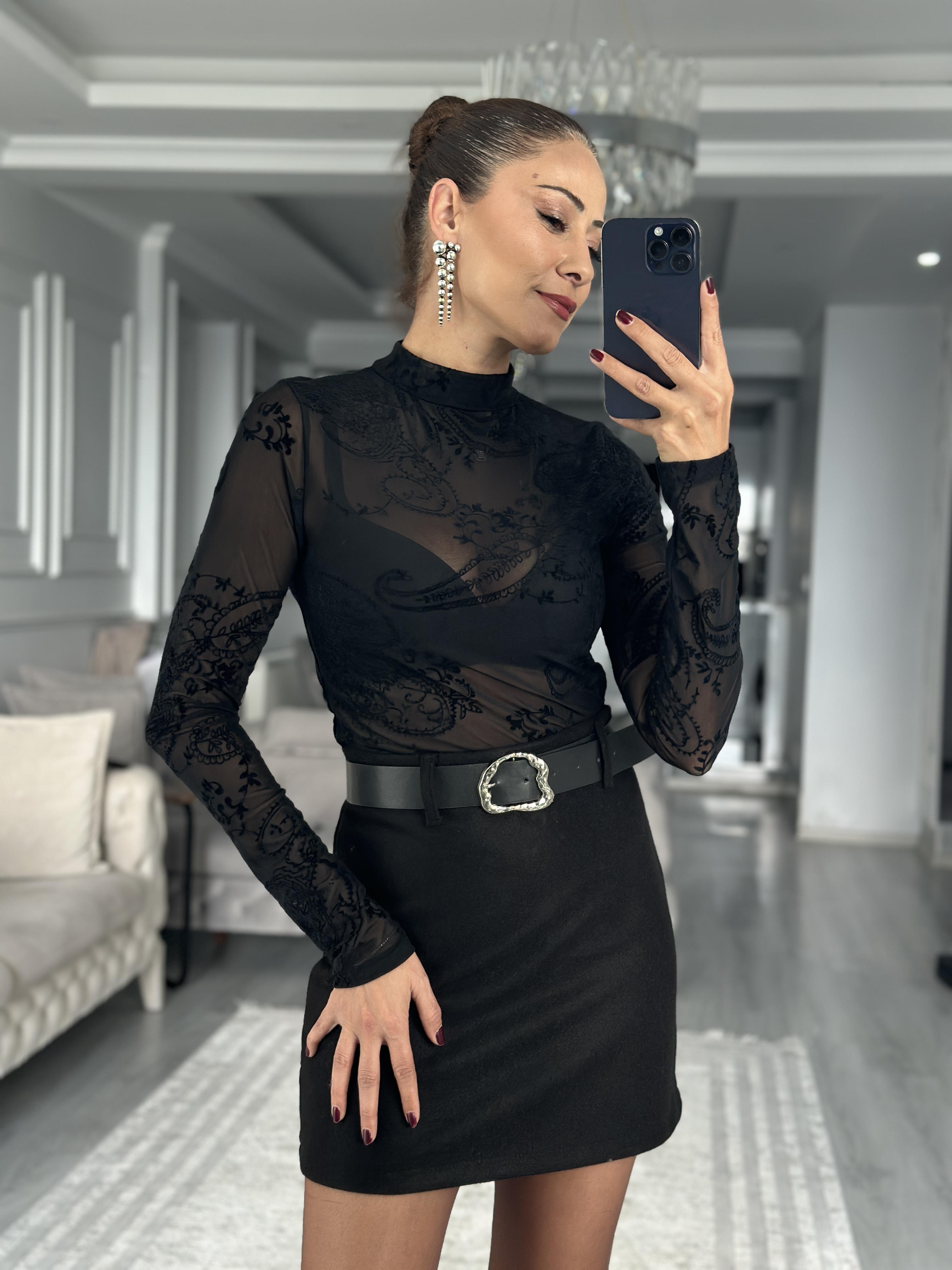 Siyah Kemerli Kaşe Mini Etek