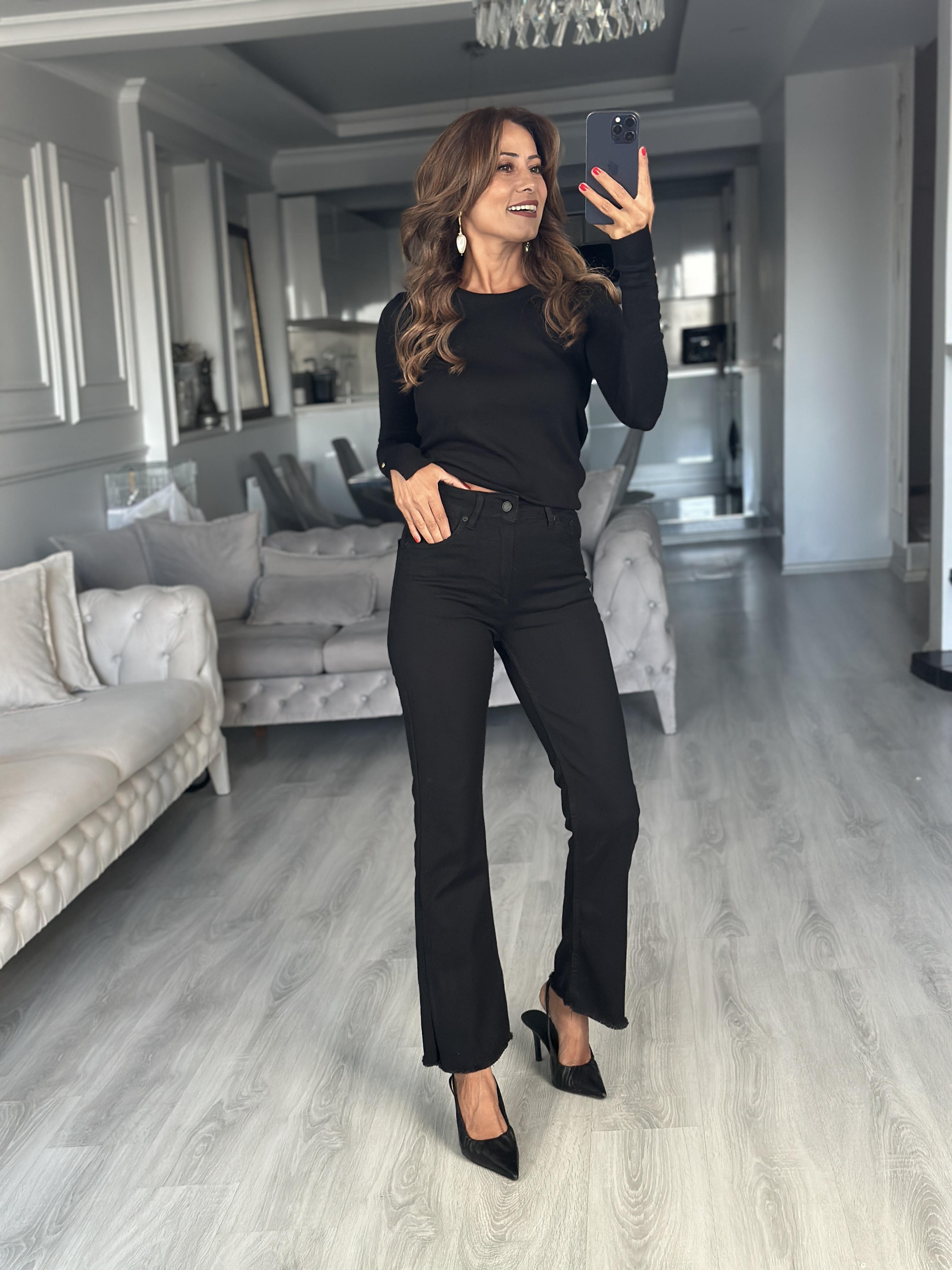 Siyah Mini Flare Paçası Püsküllü Kadın Jean Pantolon