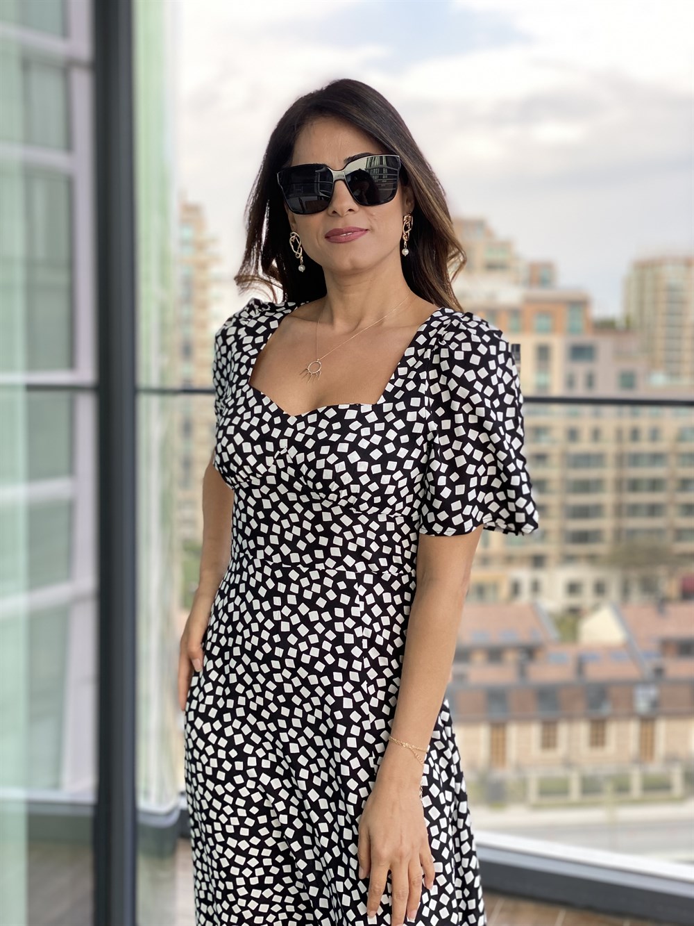 Siyah Minik Kare Desenli Viskon Elbise