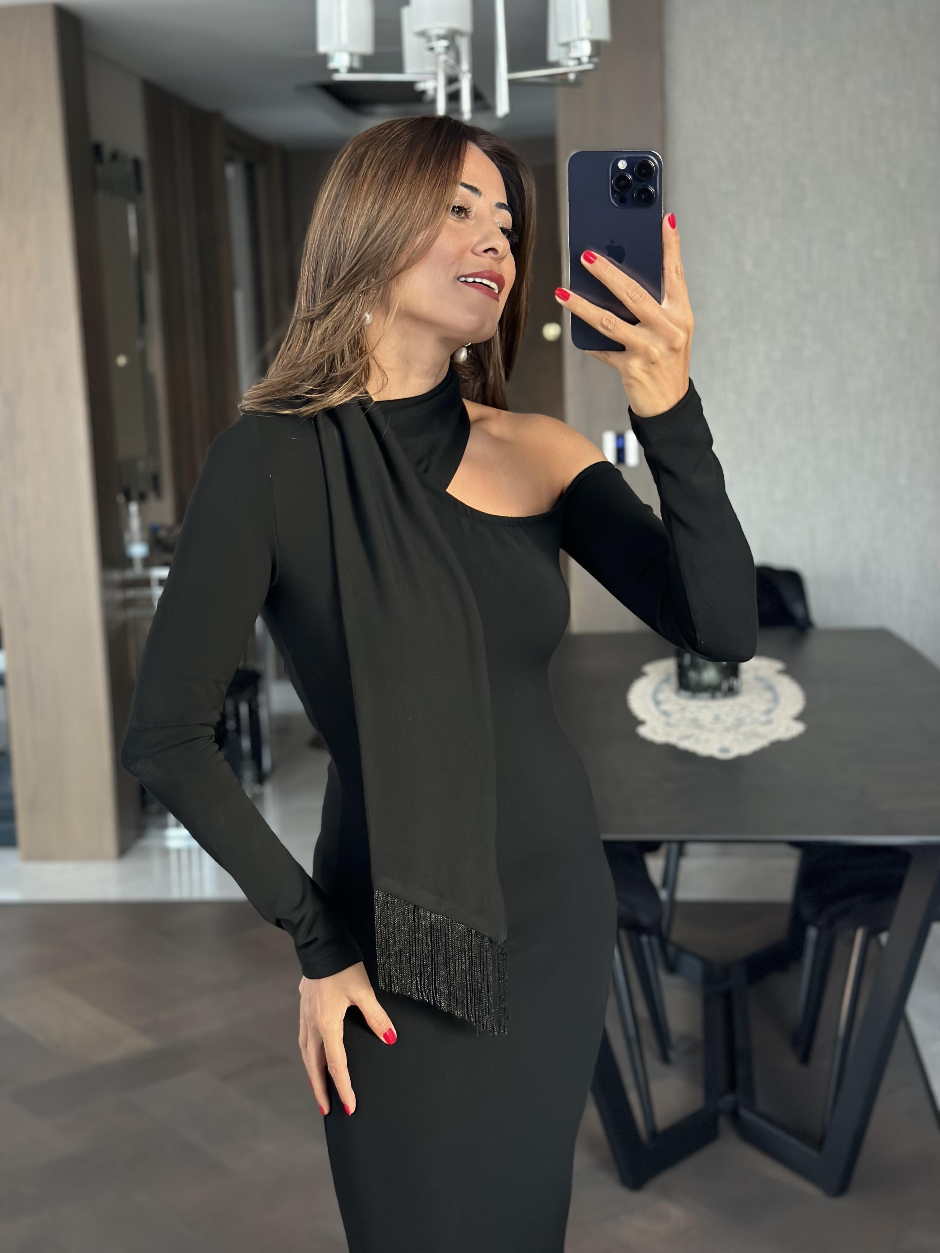 Siyah Omzu Şal Detaylı Kadın Elbise