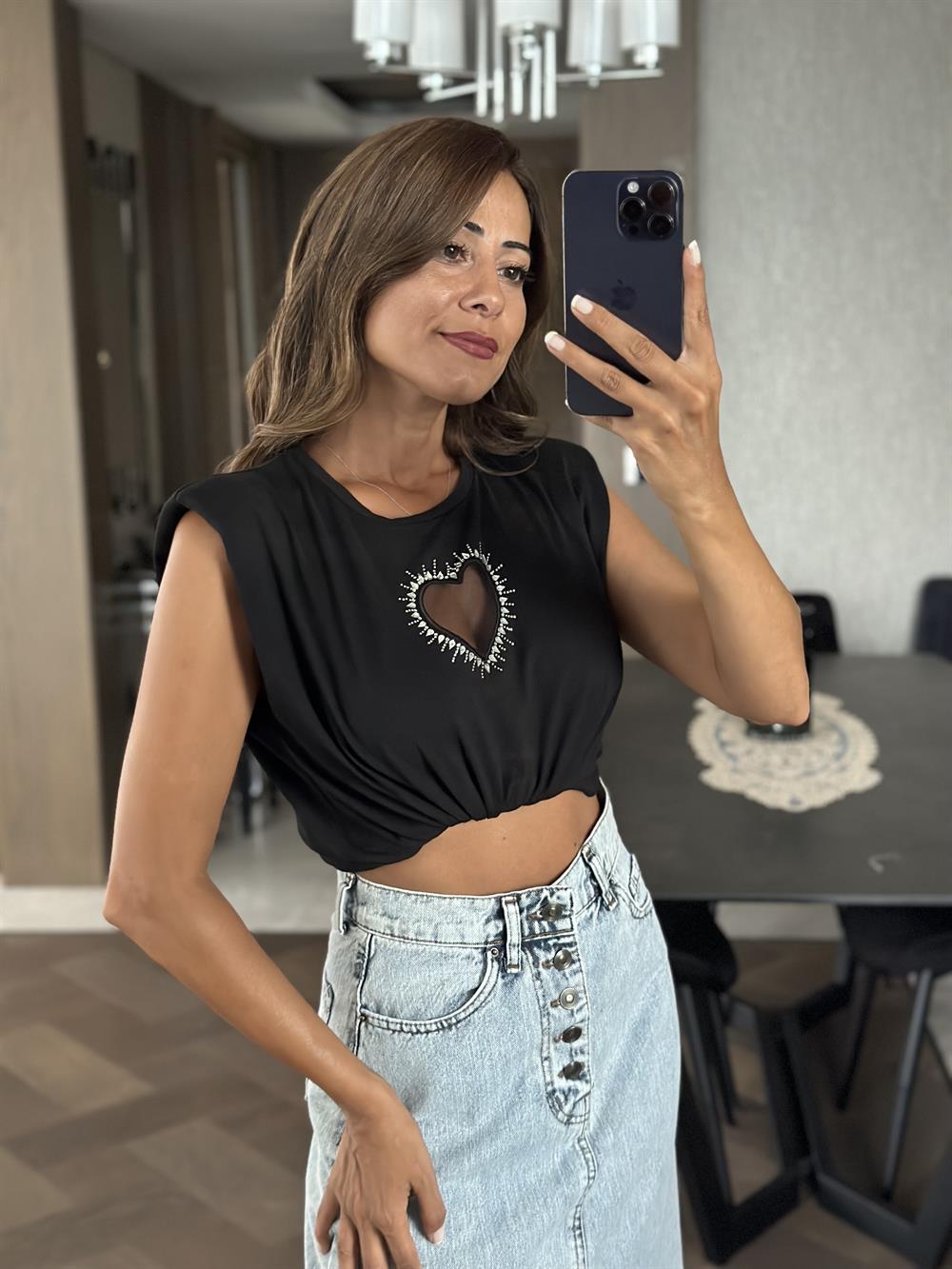 Siyah Önü Kalp Tül Ve Taş Detaylı Kadın T-Shirt