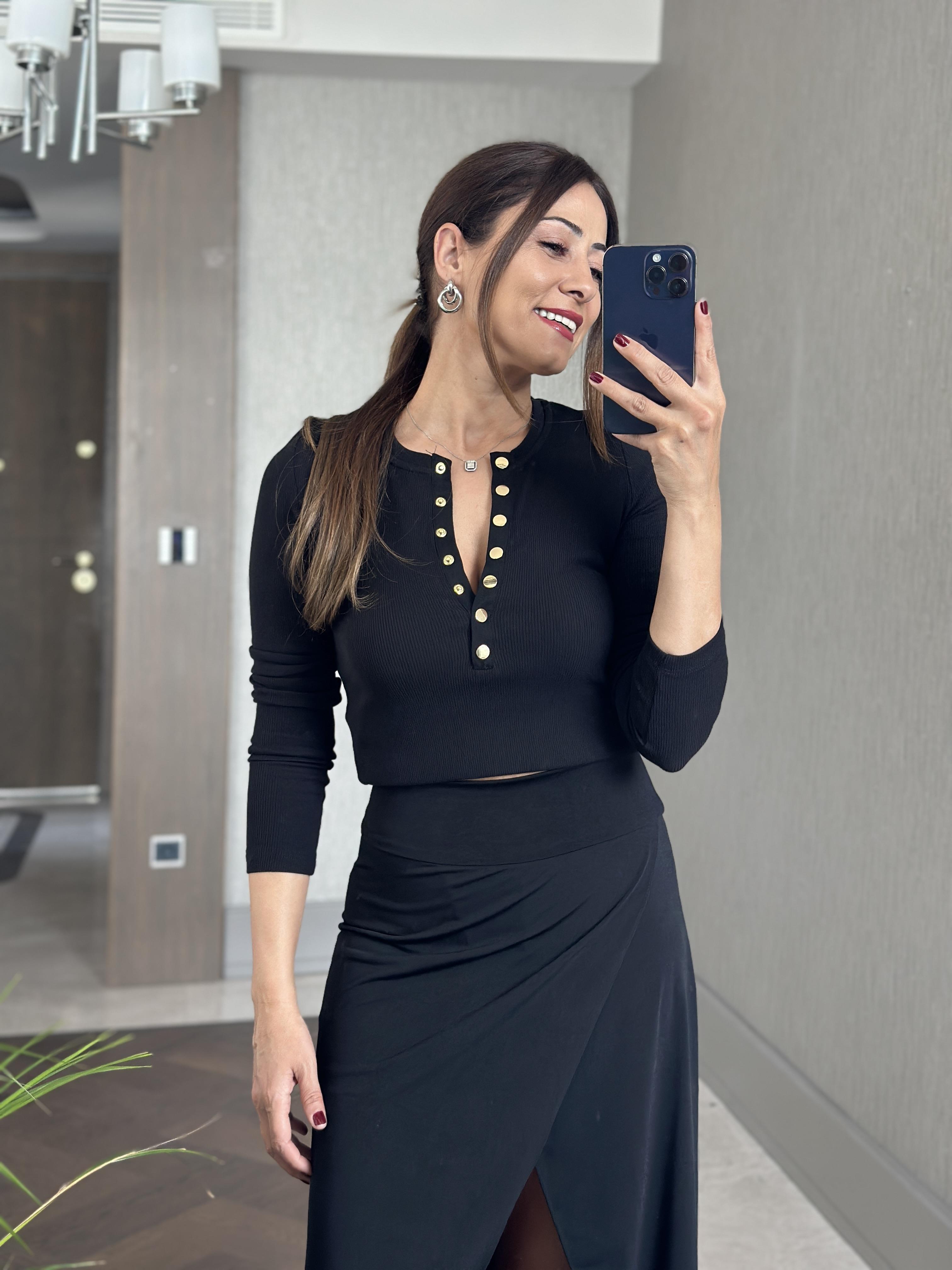 Siyah Patlı Düğmeli  Bisiklet Yaka Uzun Kol Kaşkorse Kadın Body