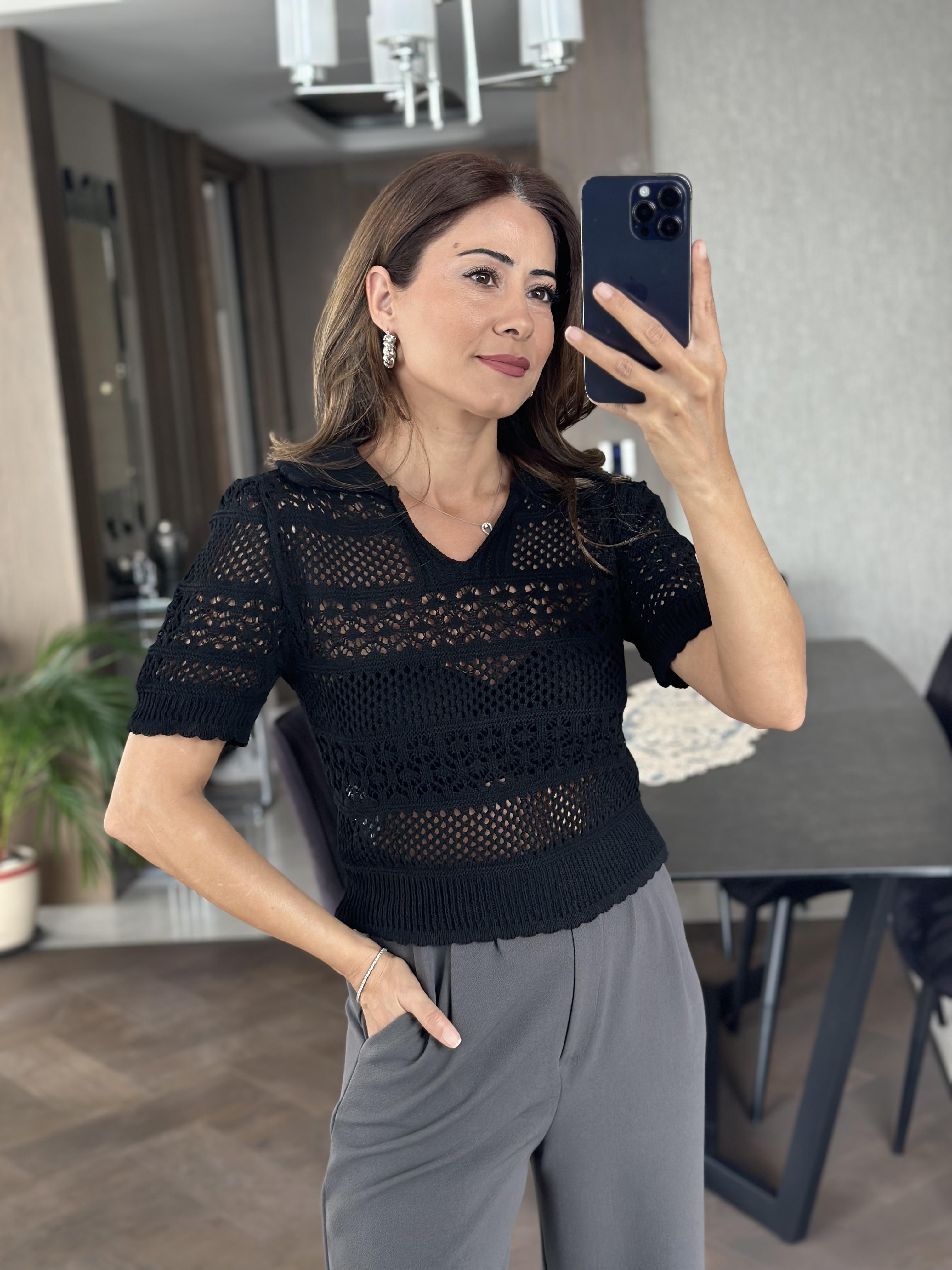 Siyah Polo Yaka Kısa Kol Dekolte Örgü Triko Kadın Bluz