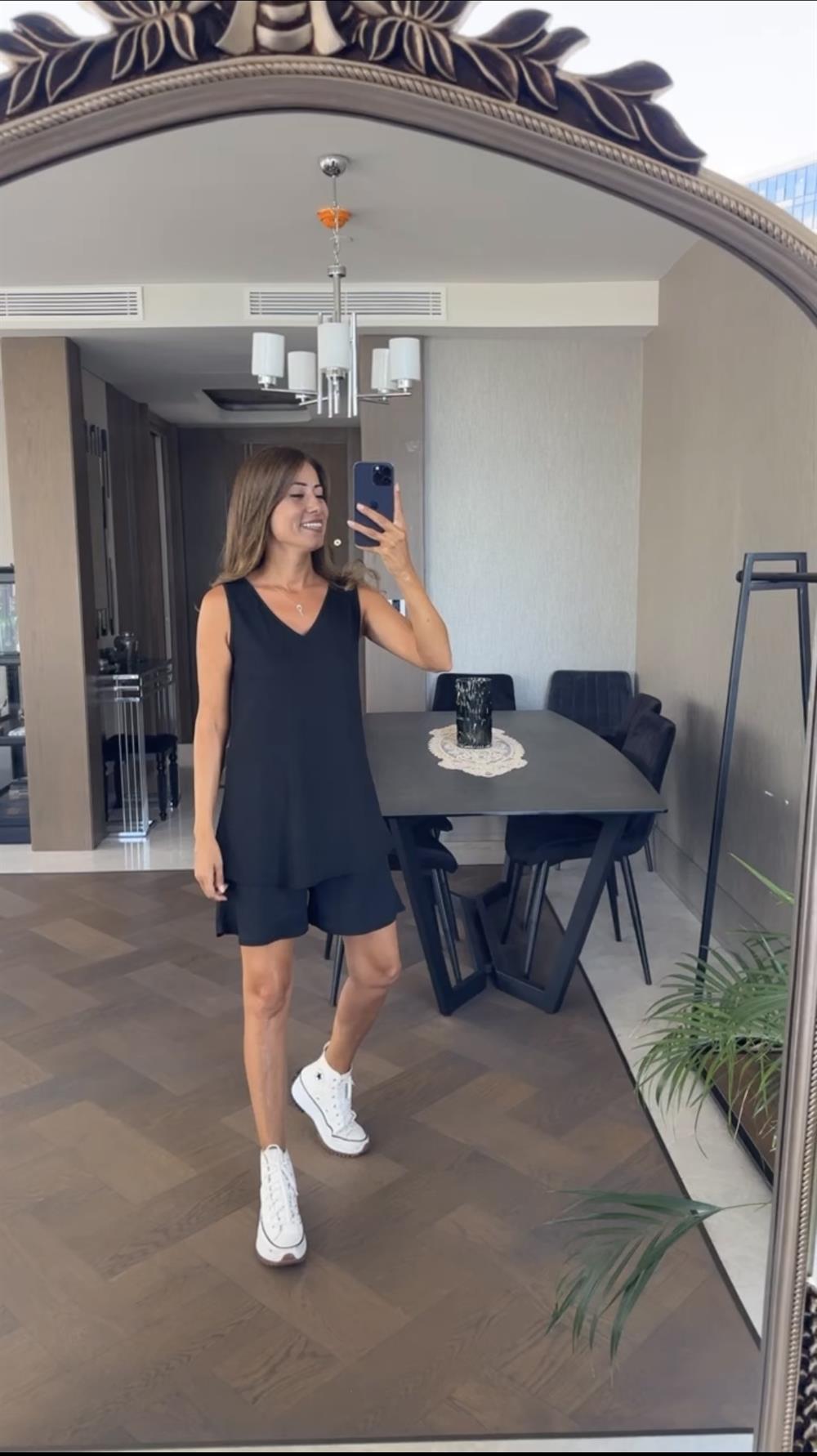 Siyah Sıfır Kol V Yaka Bluz Şort Kadın İkili Takım