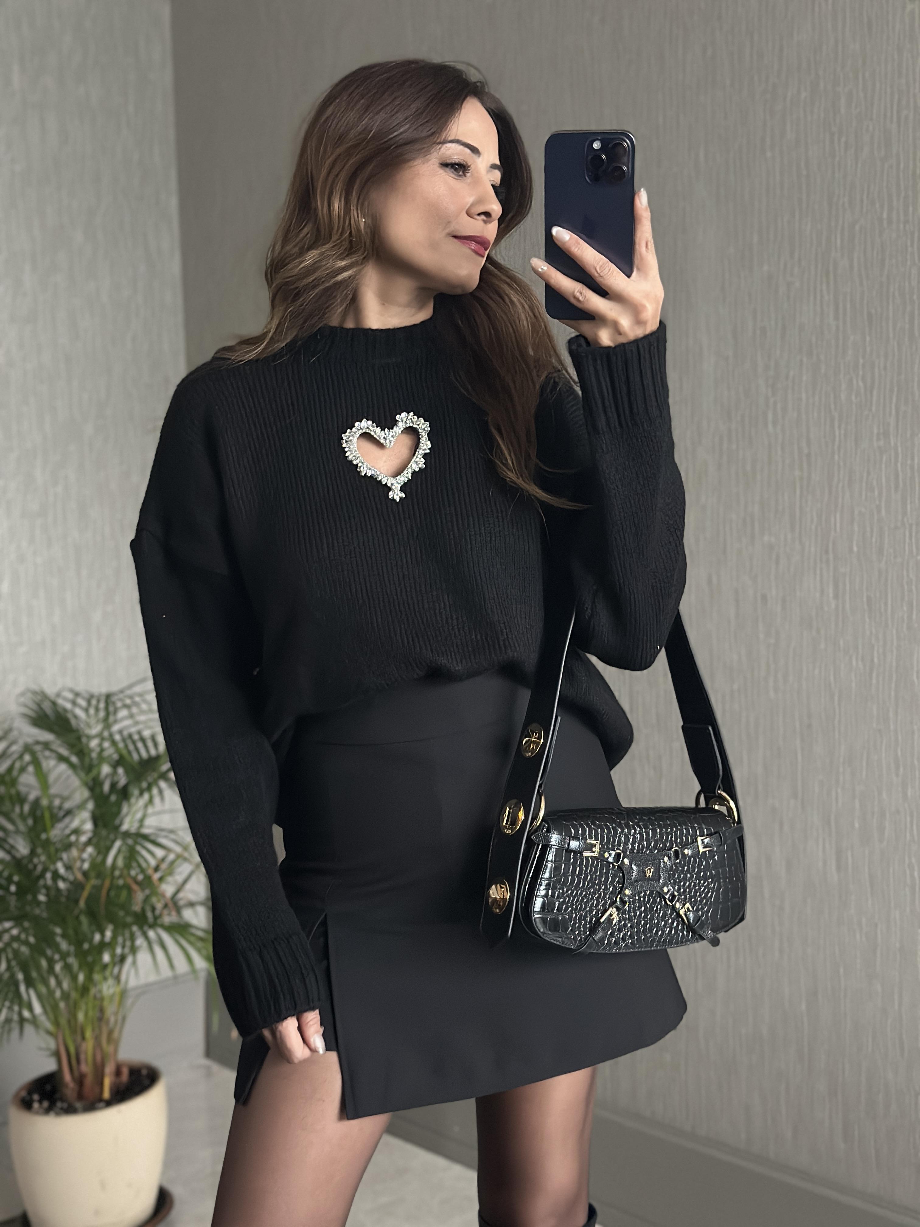 Siyah Taş Kalp Dekolteli Bisiklet Yaka Kadın Triko Kazak