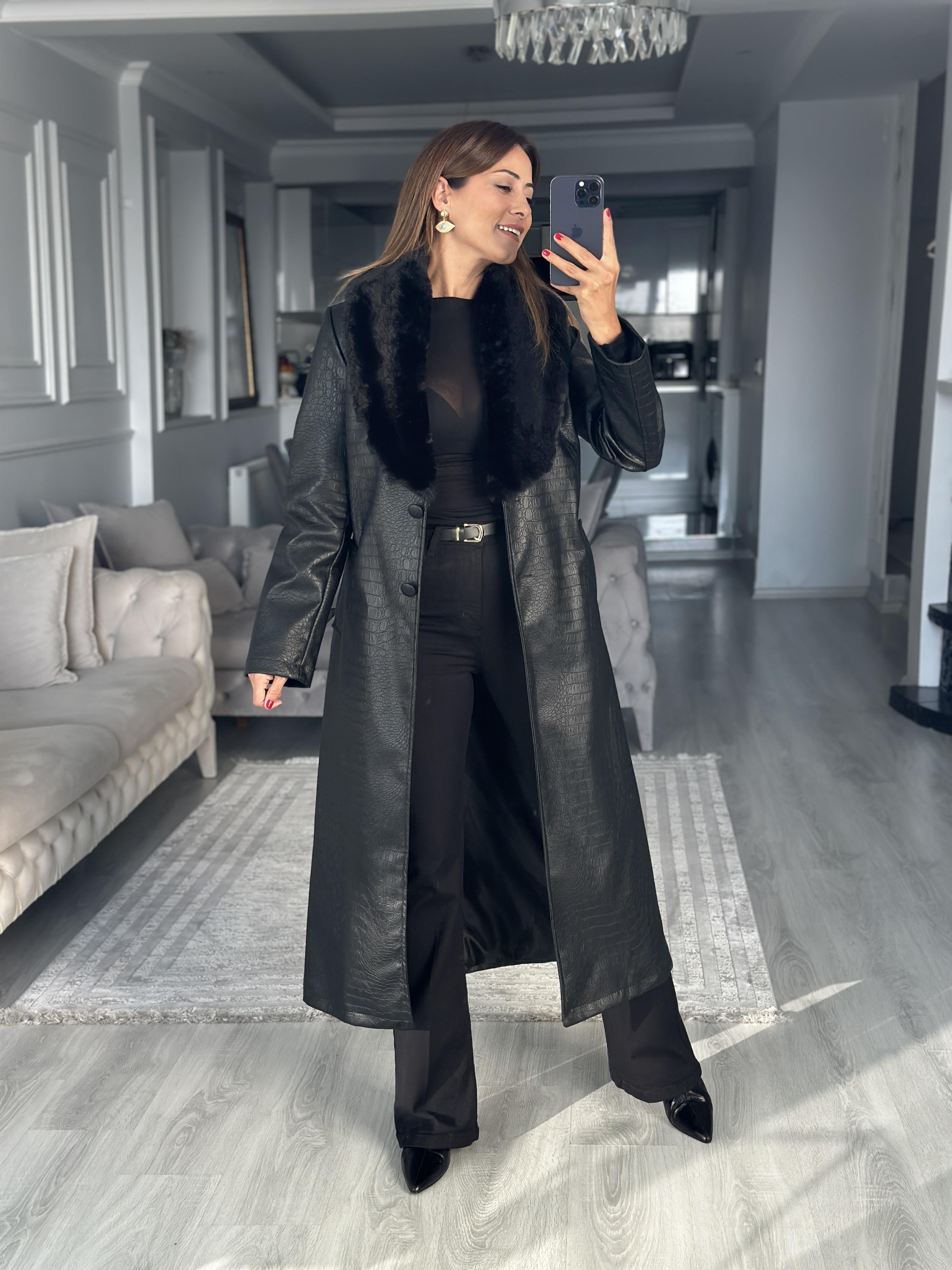 Siyah Timsah Desenli Yakası Kürklü Kadın Deri Kaban