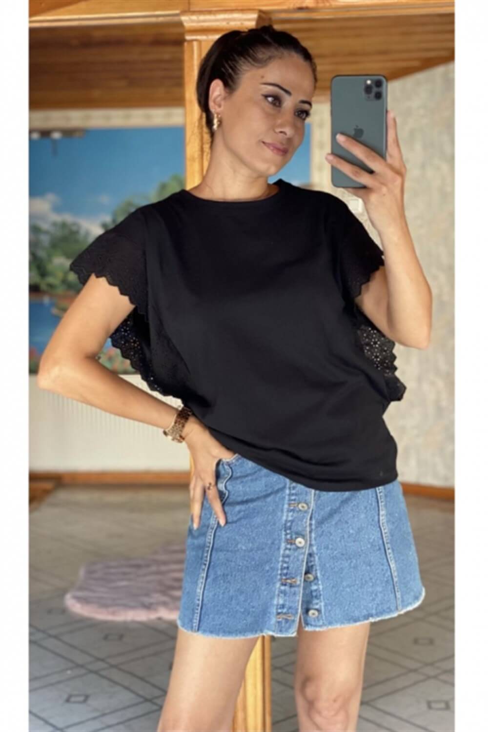 Siyah Yanı Fisto Detay T-Shirt