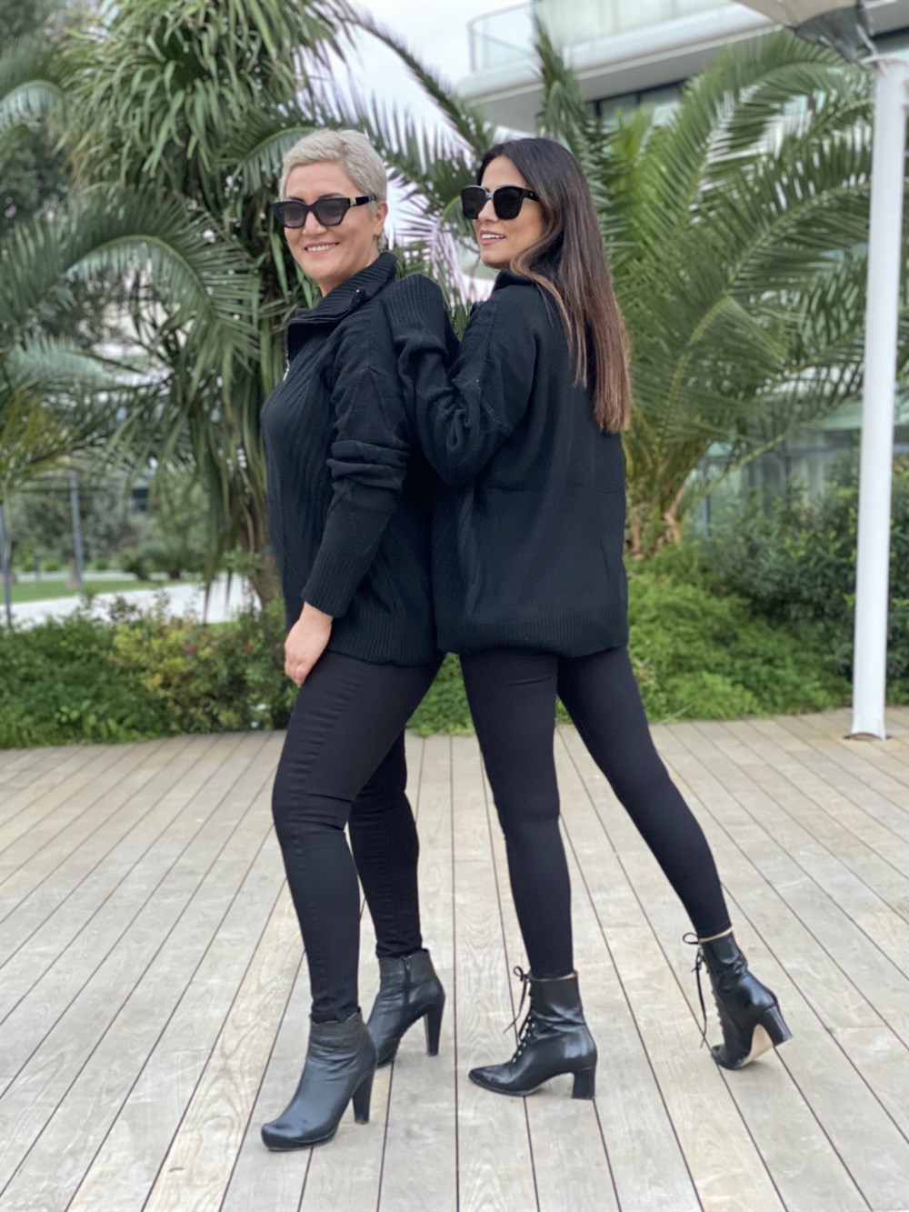 Siyah Yarım Fermuarlı Dokulu Triko Kadın Kazak