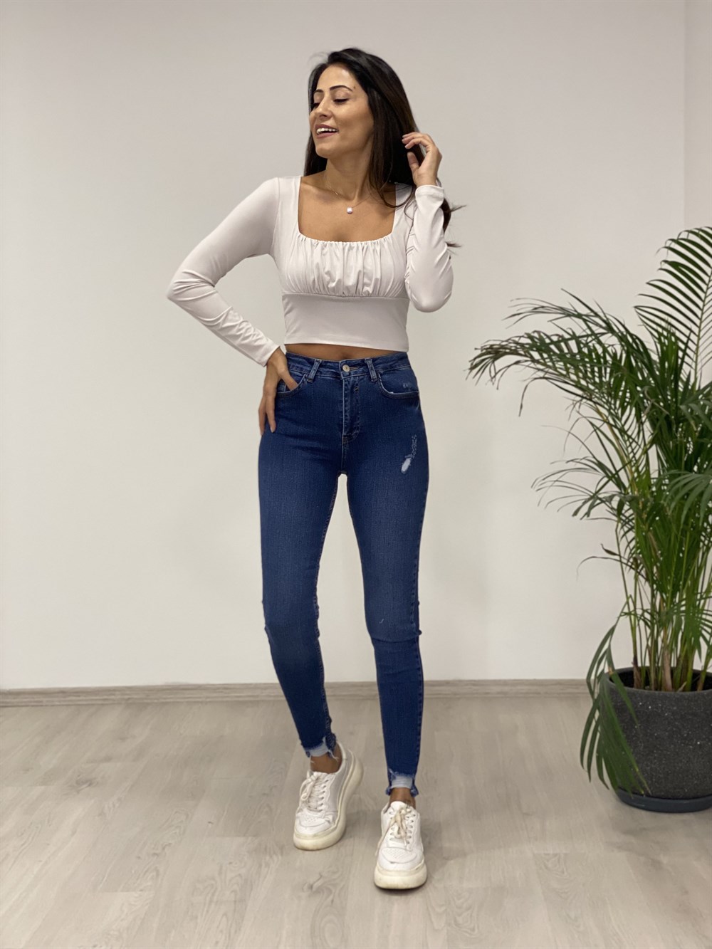 Taş Kare Yaka Önü Drapeli Crop Kadın Bluz