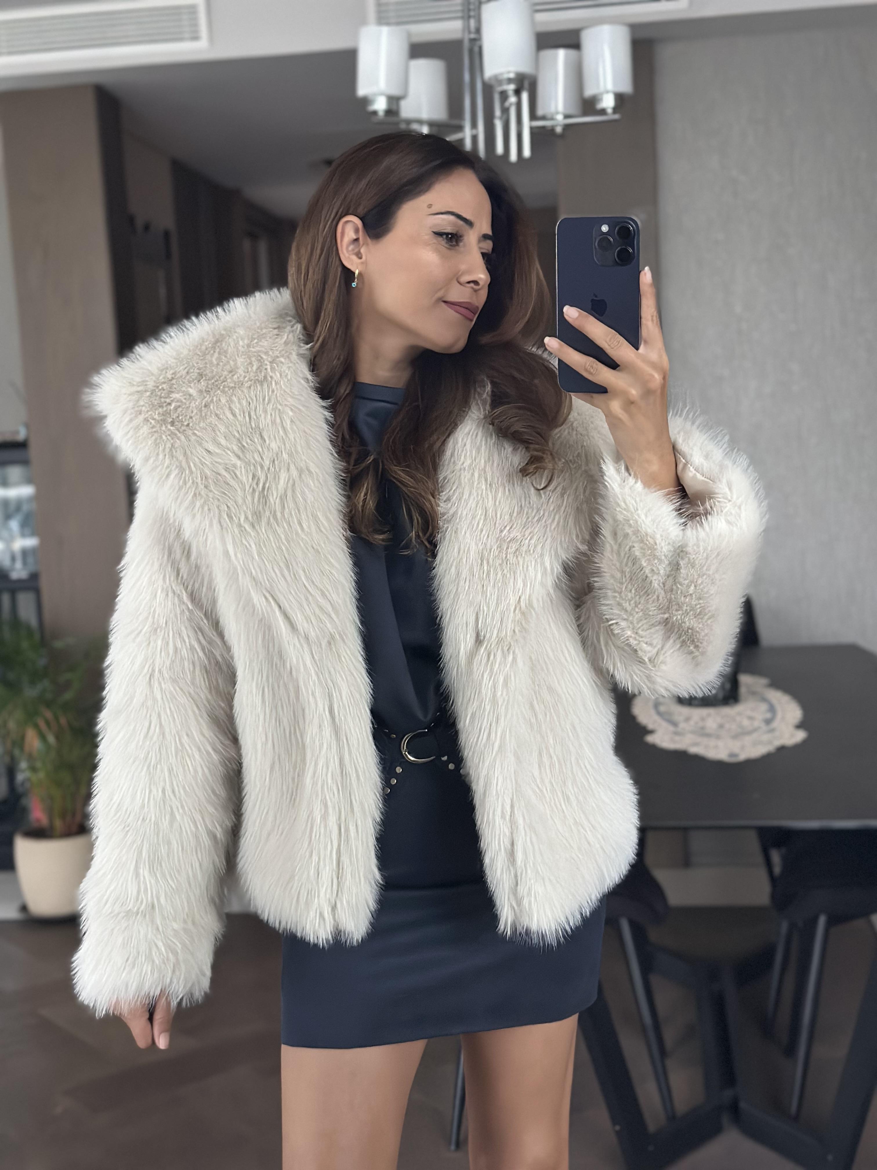 Taş Kısa Boy Lolita Kadın Kürk Mont