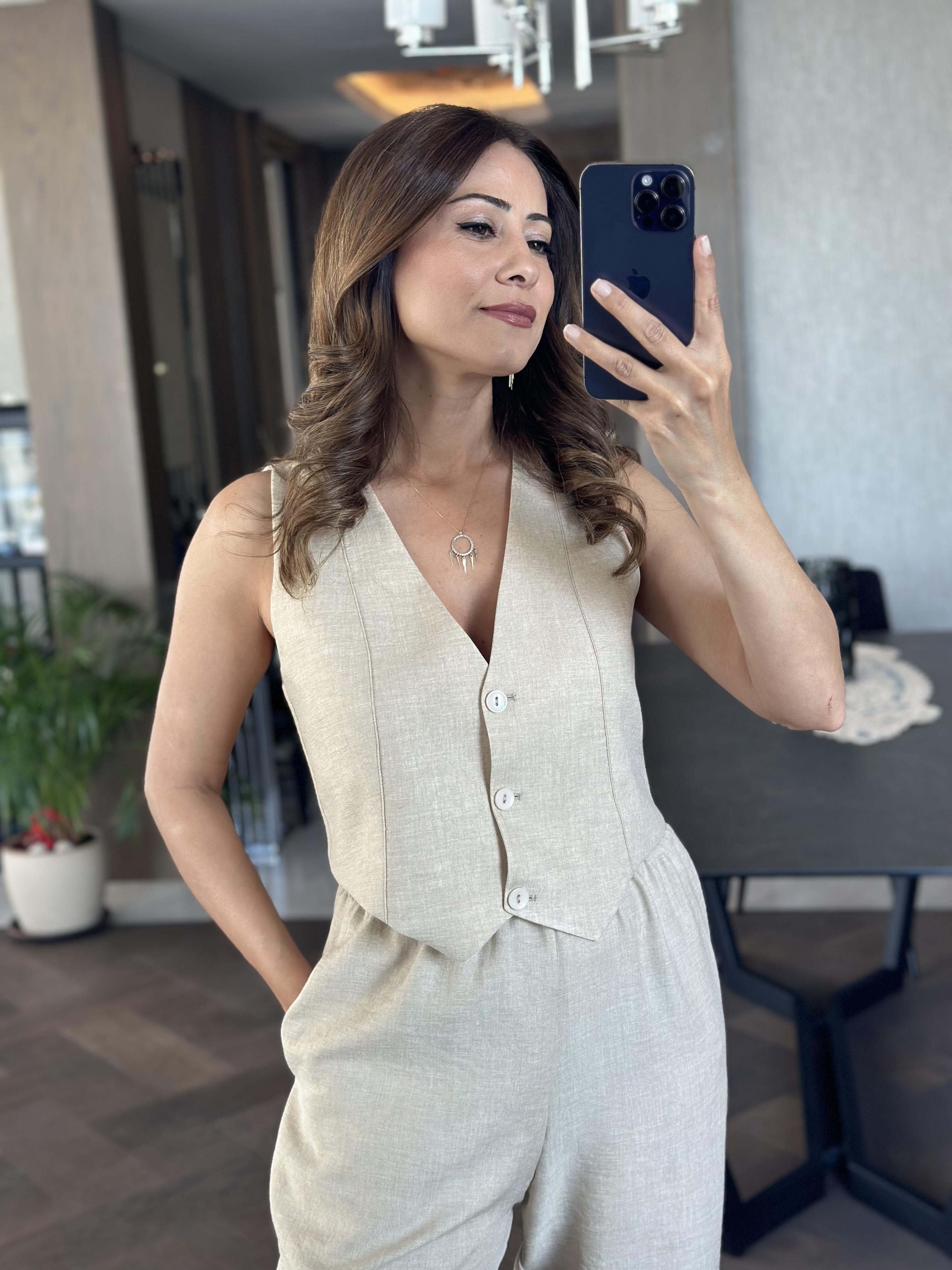 Taş Sıfır Kol Üç Düğmeli Arobin  Kumaş Kadın Yelek