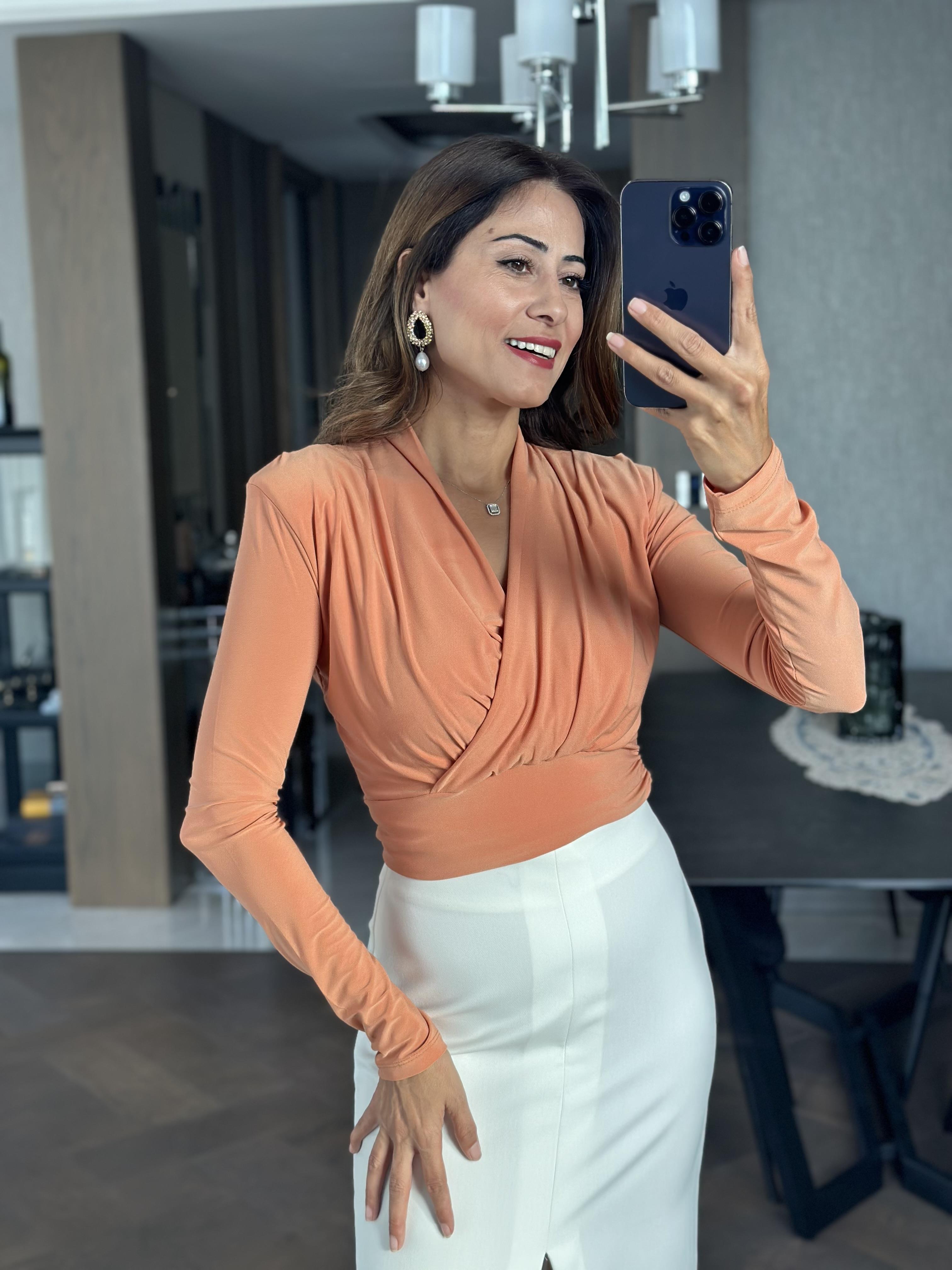 Turuncu Sandy Kumaş Vatkalı Kruvaze Yaka Kadın Bluz