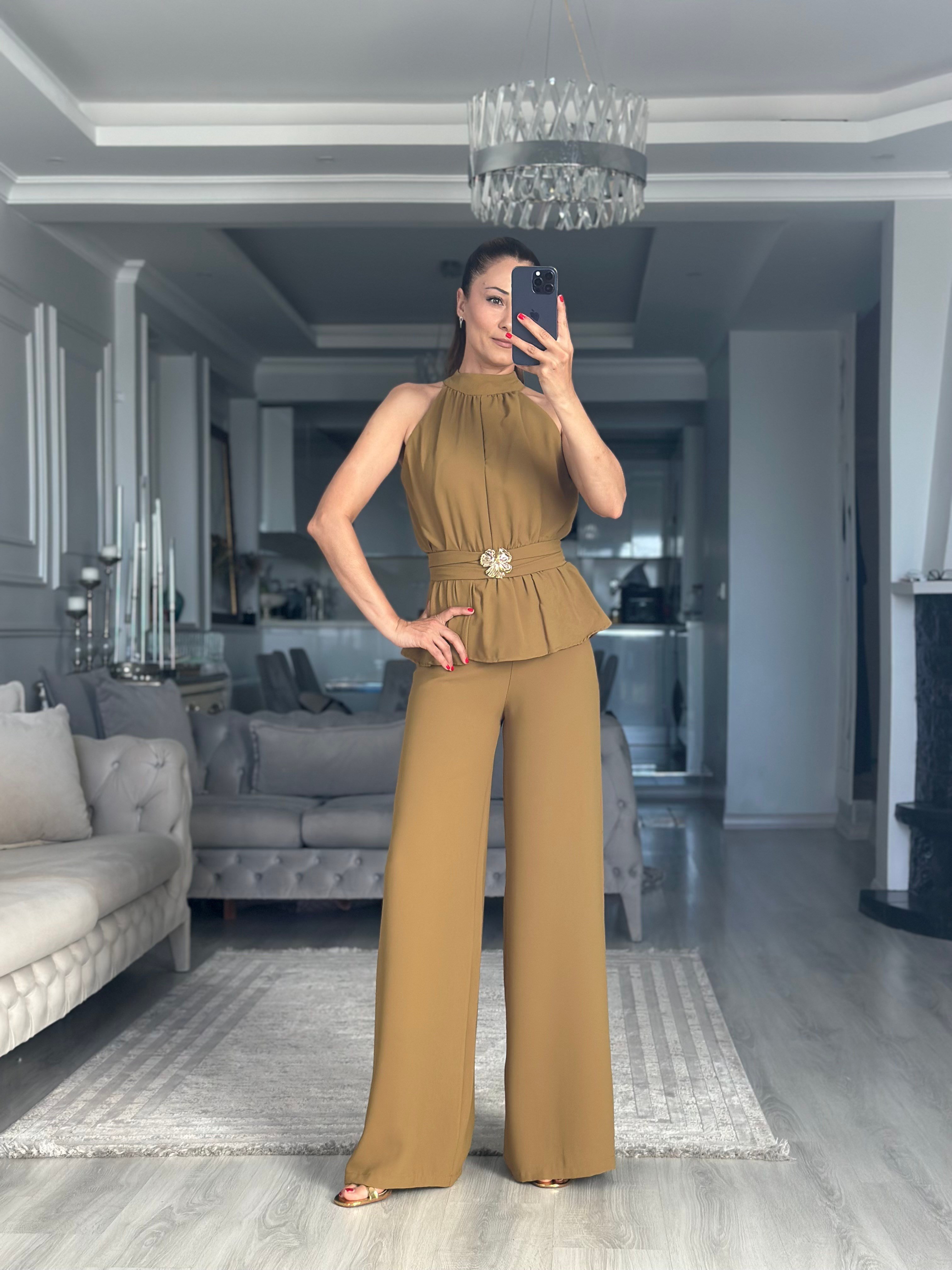 Yağ Yeşili Halter Yaka Beli Broşlu Kadın Tulum