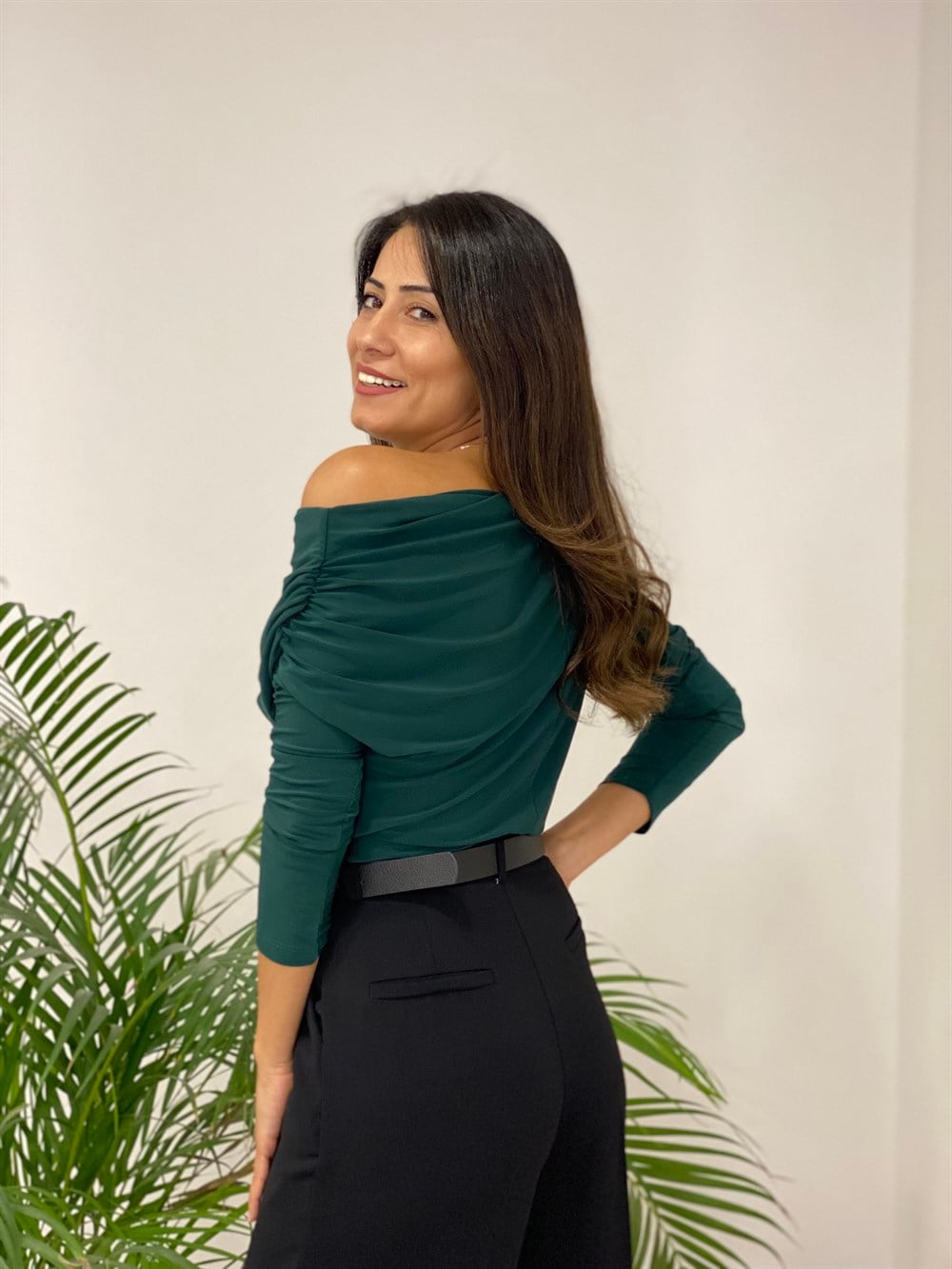 Yeşil Kayık Yaka Drapeli Sandy Kadın Bluz