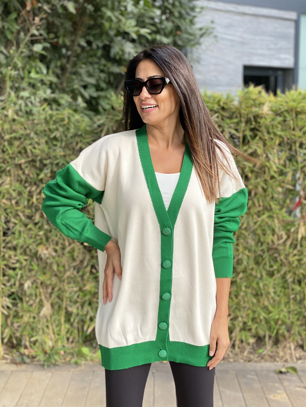 Yeşil Şerit Detaylı Düğmeli Kadın Hırka