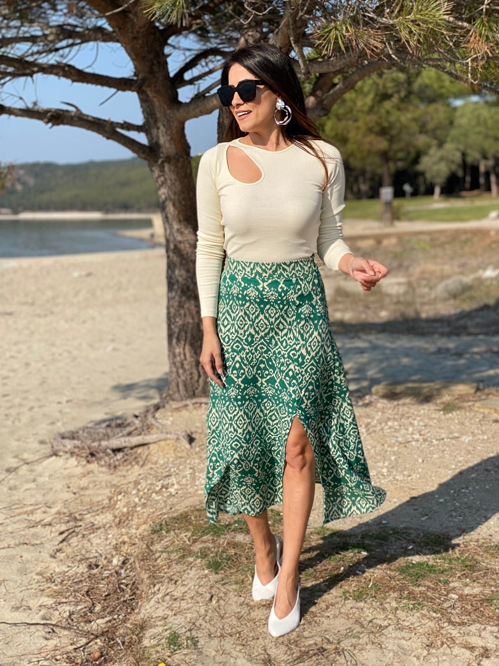 Yeşil Yırtmaçlı Desenli Etek