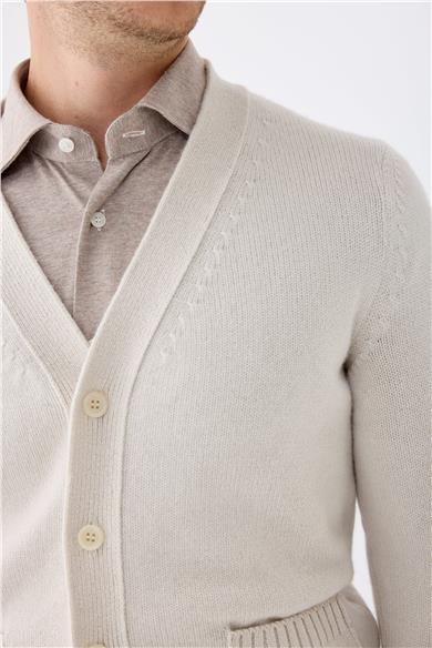 Bej Düğmeli Kaşmir Hırka