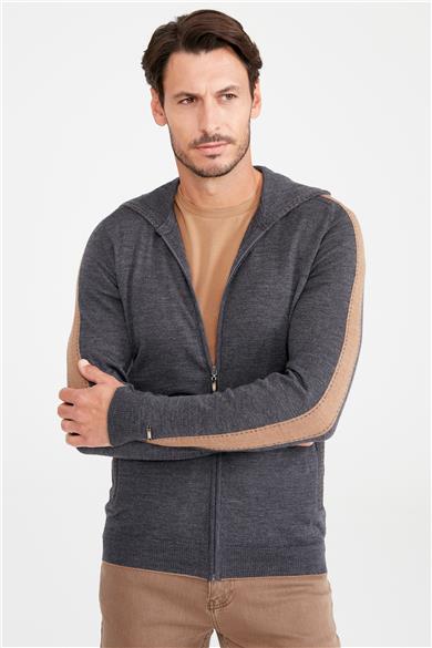 Gri Kapüşonlu Yün Triko 