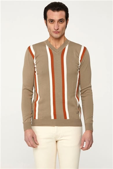 Krem Renk Çizgili V Yaka Triko