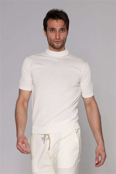 Yüksek Yaka Krem Renk İpekli Triko