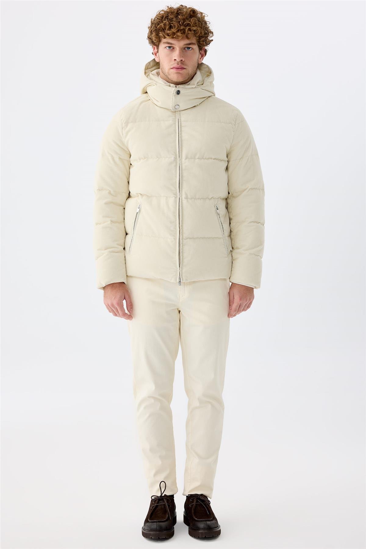 Kırık Beyaz Kadife Mont