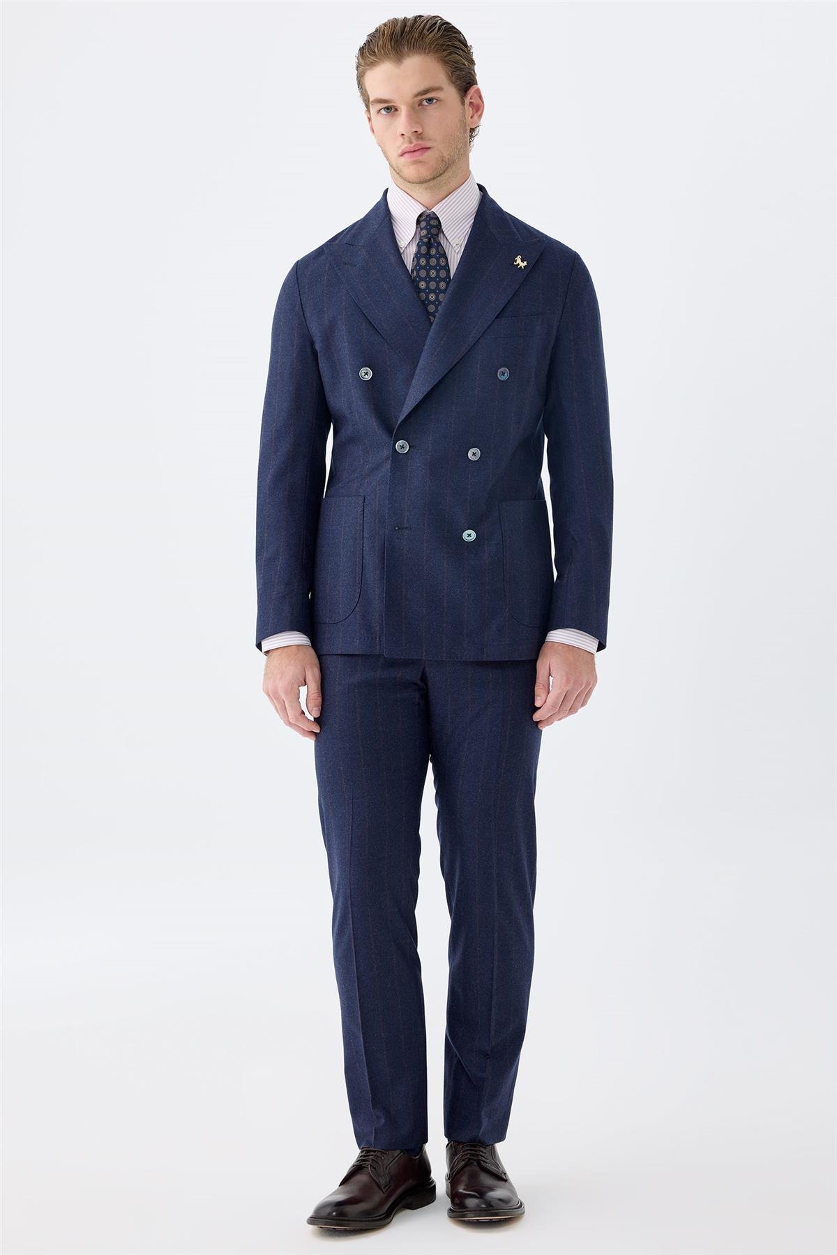 Lacivert Çizgili Kruvaze Yün Takım Elbise