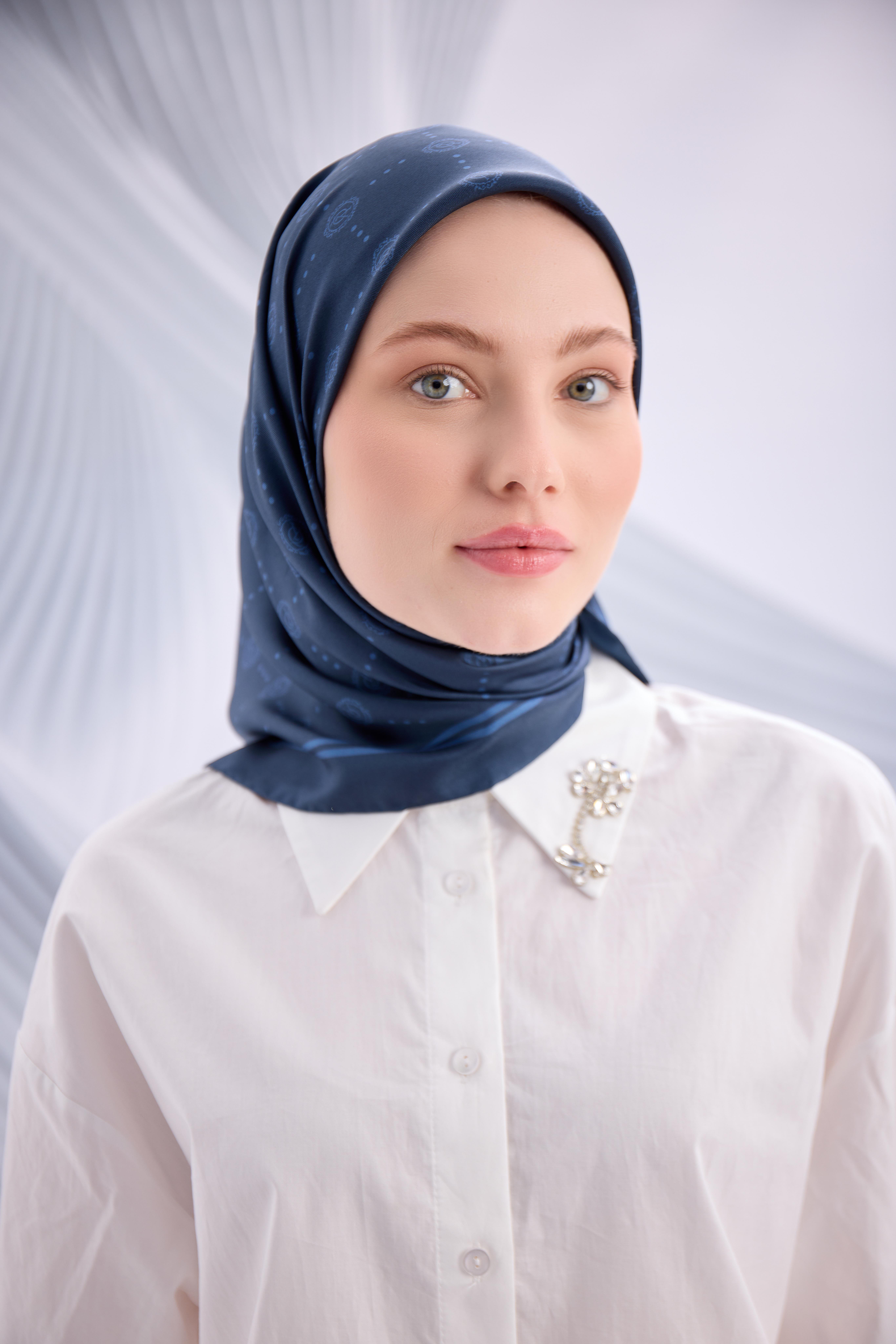 LACİVERT TWİLL İPEK MONOGRAM EŞARP-YQ01003