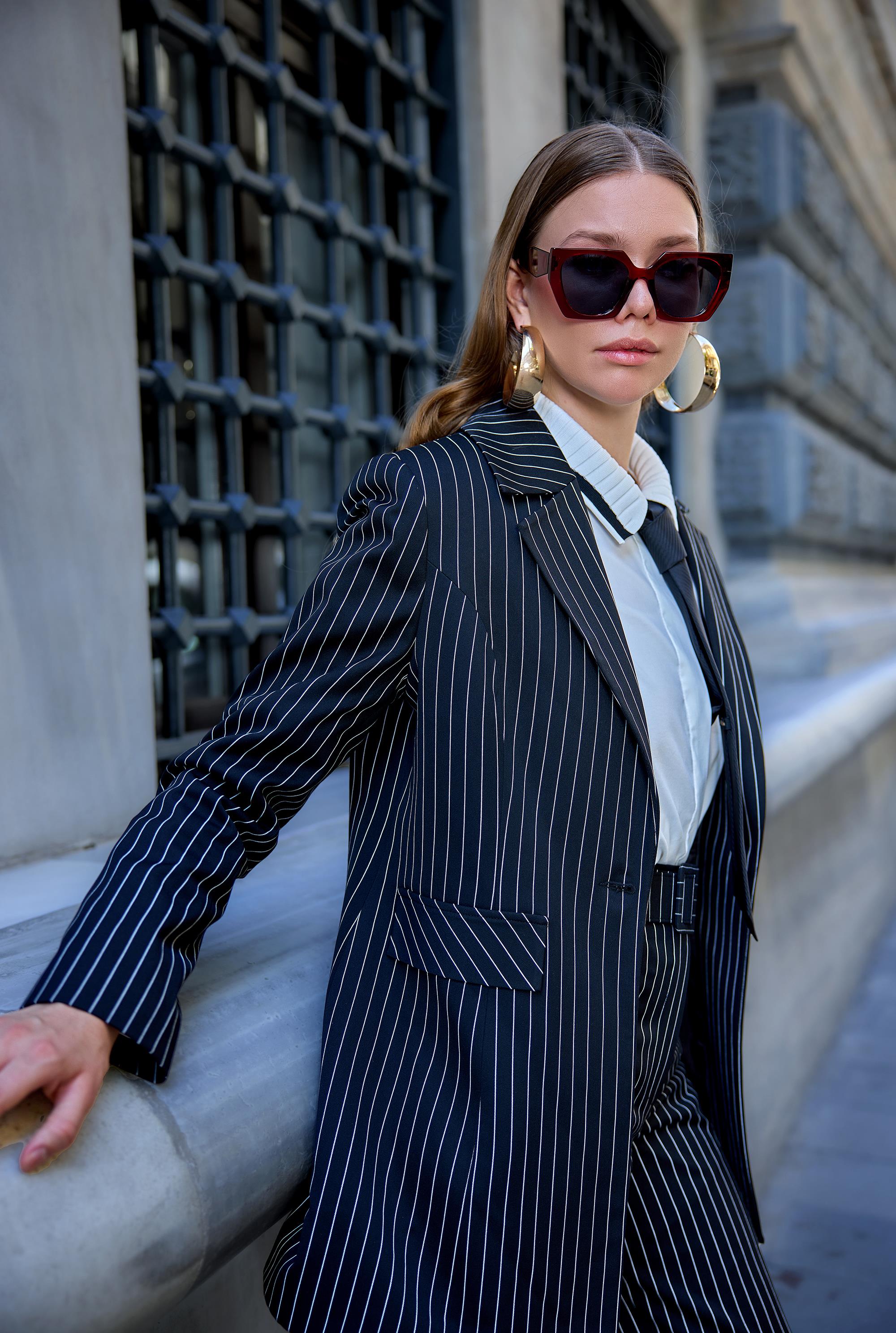 SİYAH ÇİZGİLİ BLAZER CEKET