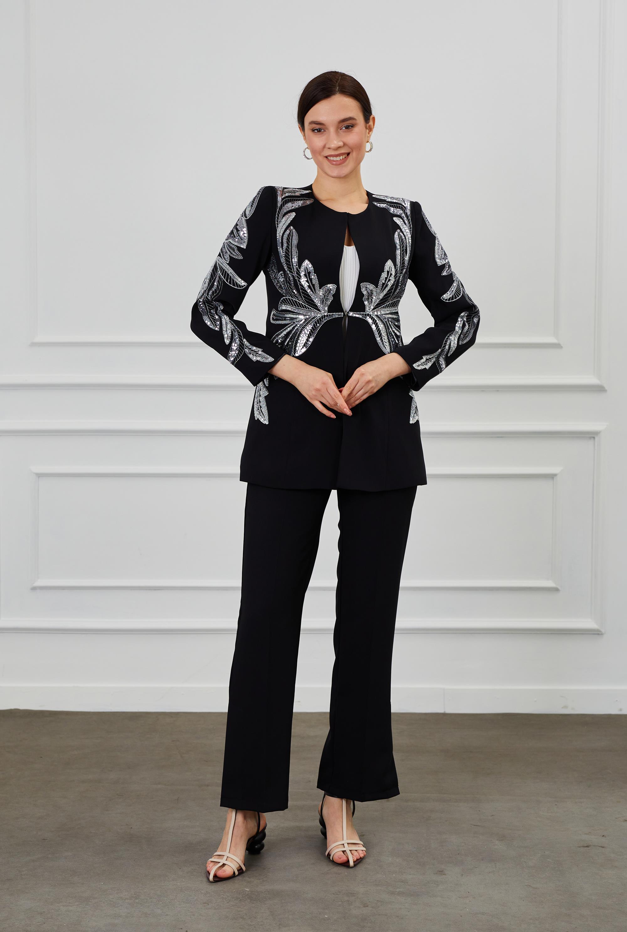 SİYAH İŞLEMELİ CEKET