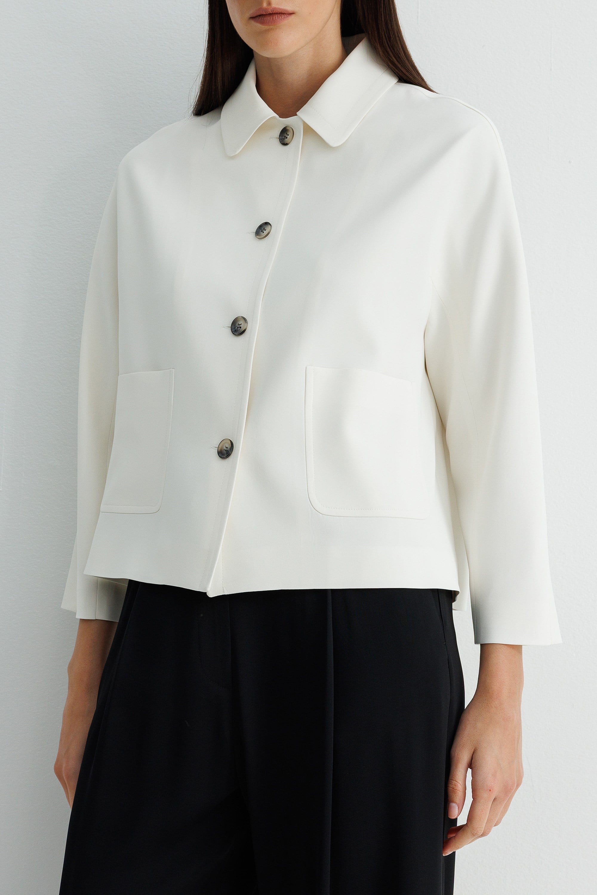 Dıştan Cepli Kısa Ceket