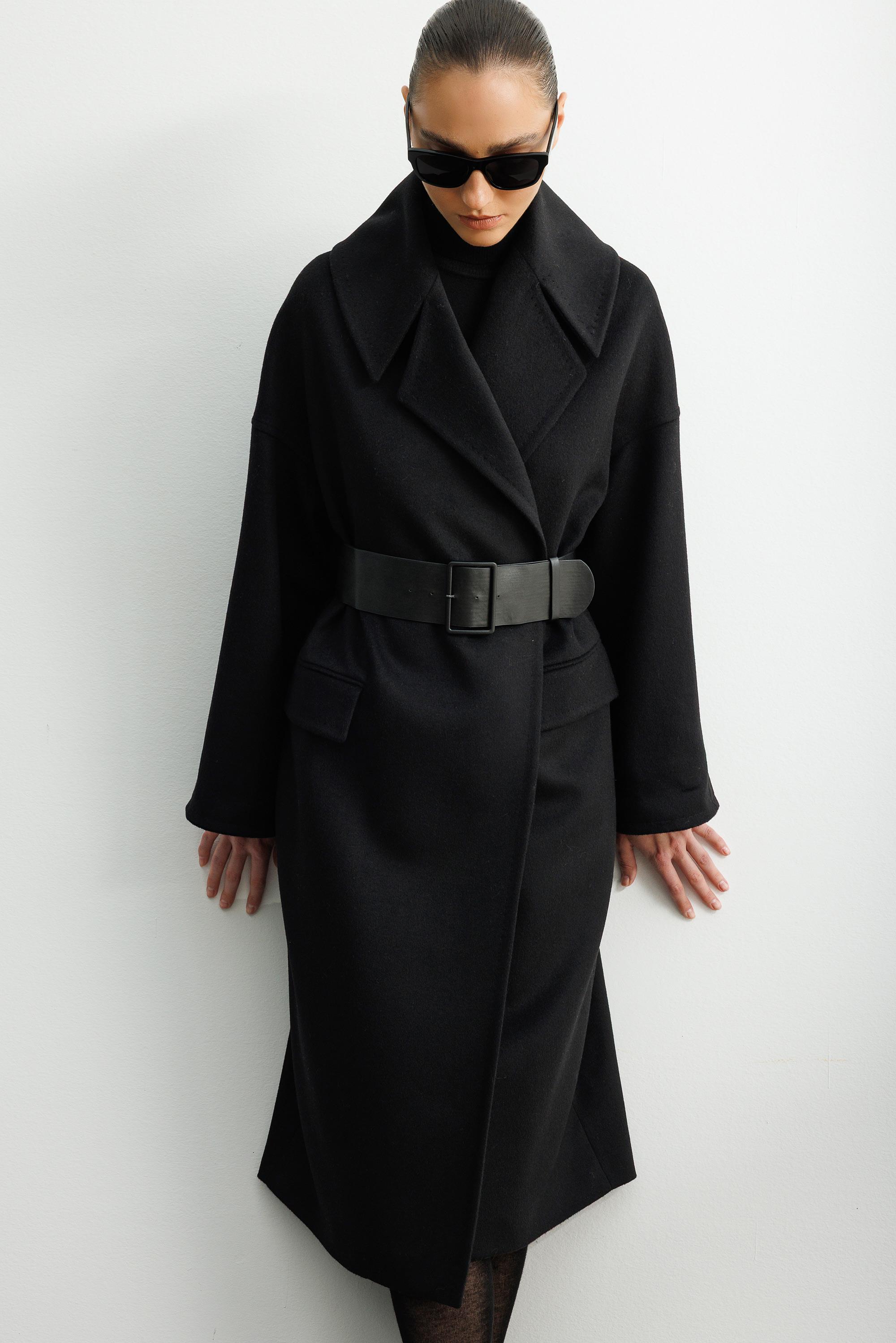 Geniş Yaka Kemerli Manto