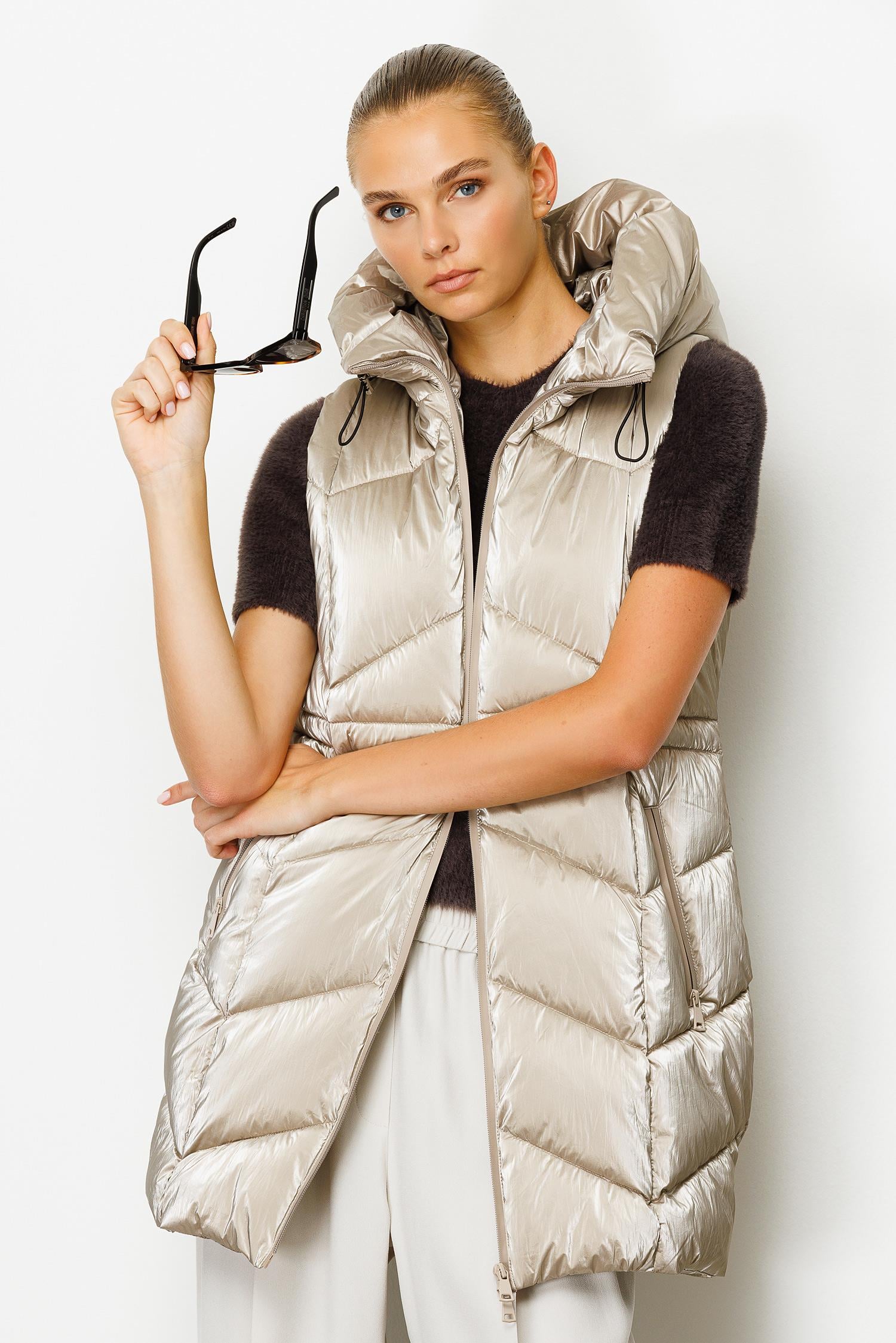 Kapüşonlu Kolsuz Anorak