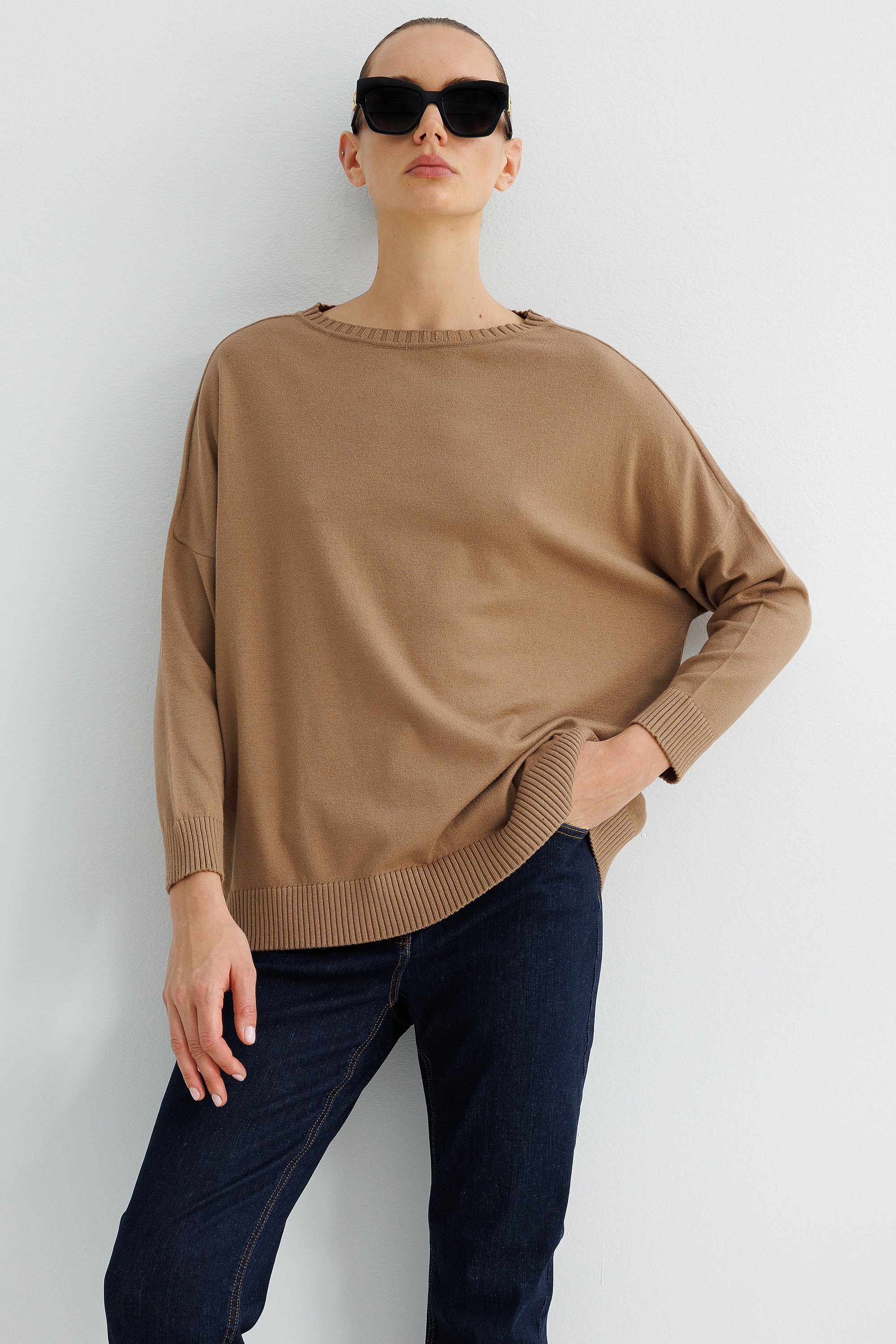 Kayık Yaka Oversize Triko
