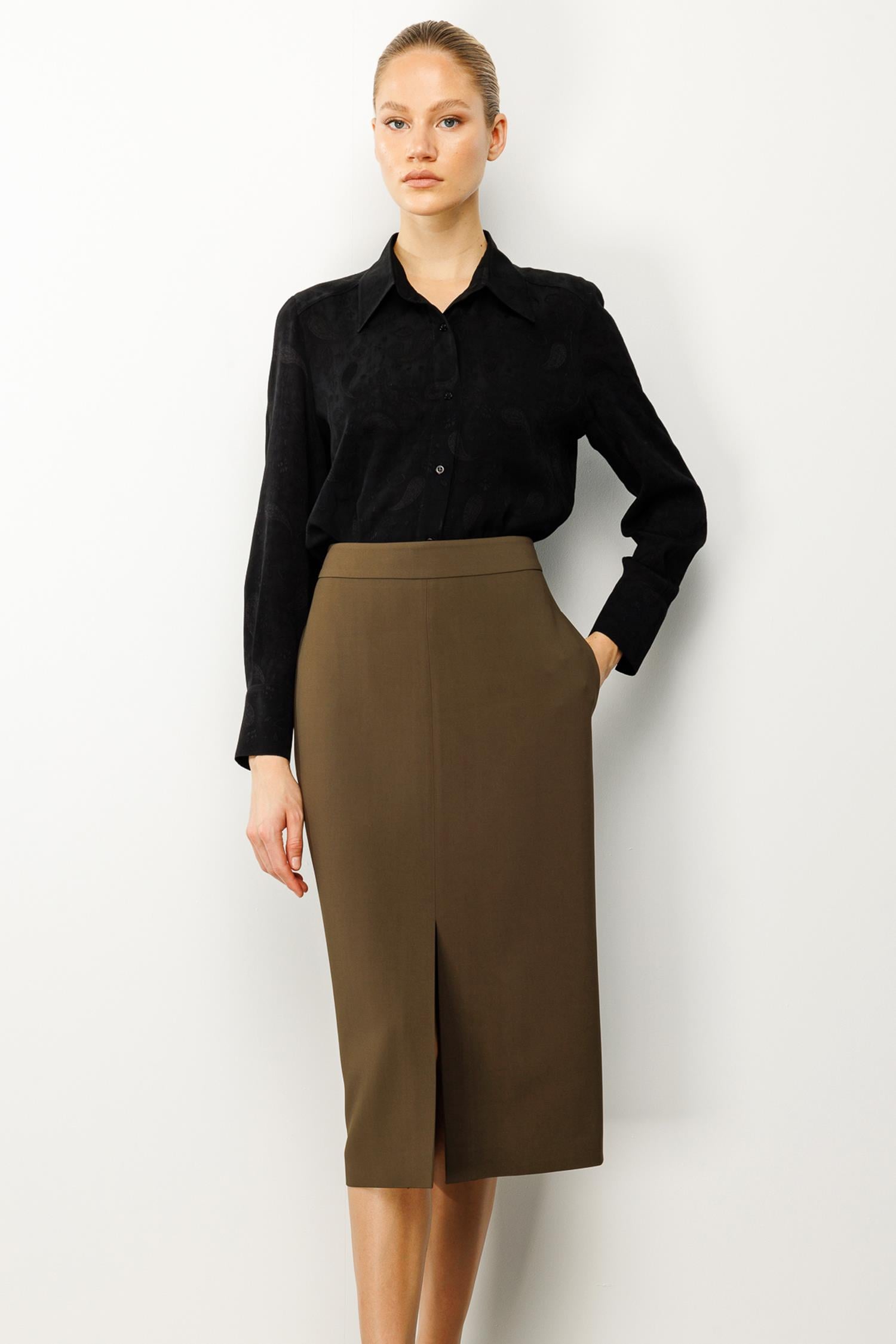 Önden Yırtmaçlı Dar Etek