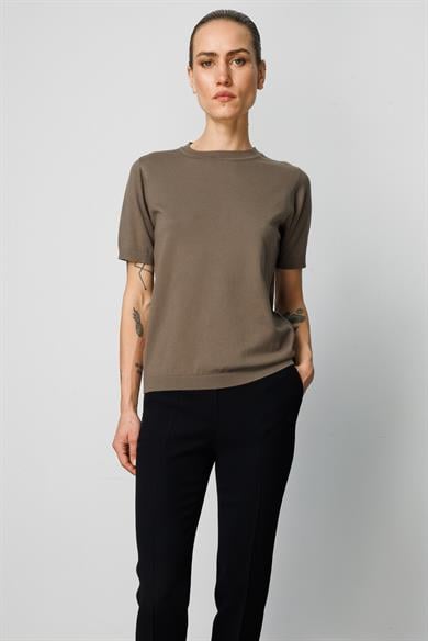 0 Yaka Yarım Kol Triko